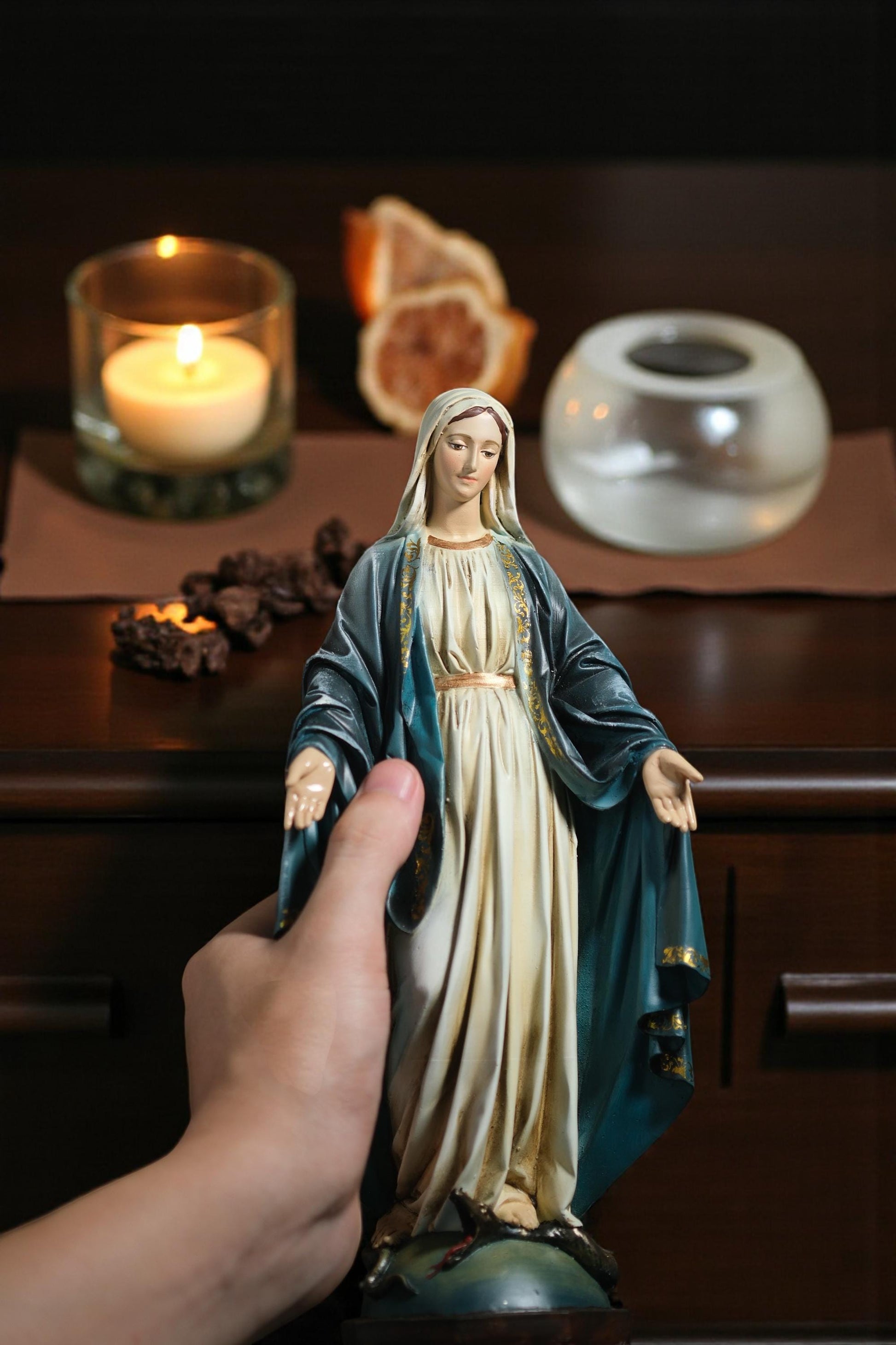 Hand-Painted Our Lady of Grace Statue: Antique Finish, Catholic Decor (25cm)