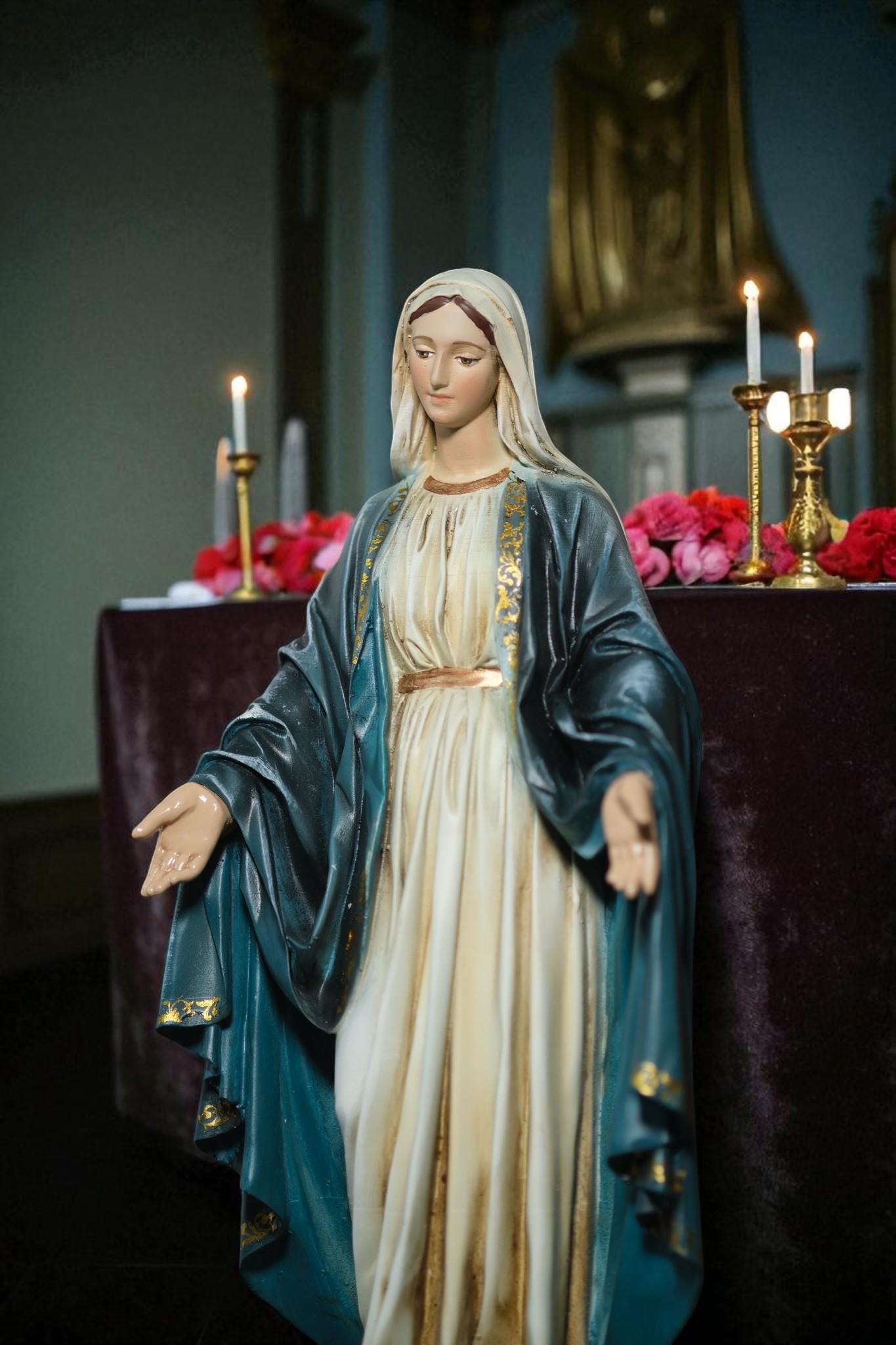 Hand-Painted Our Lady of Grace Statue: Antique Finish, Catholic Decor (25cm)