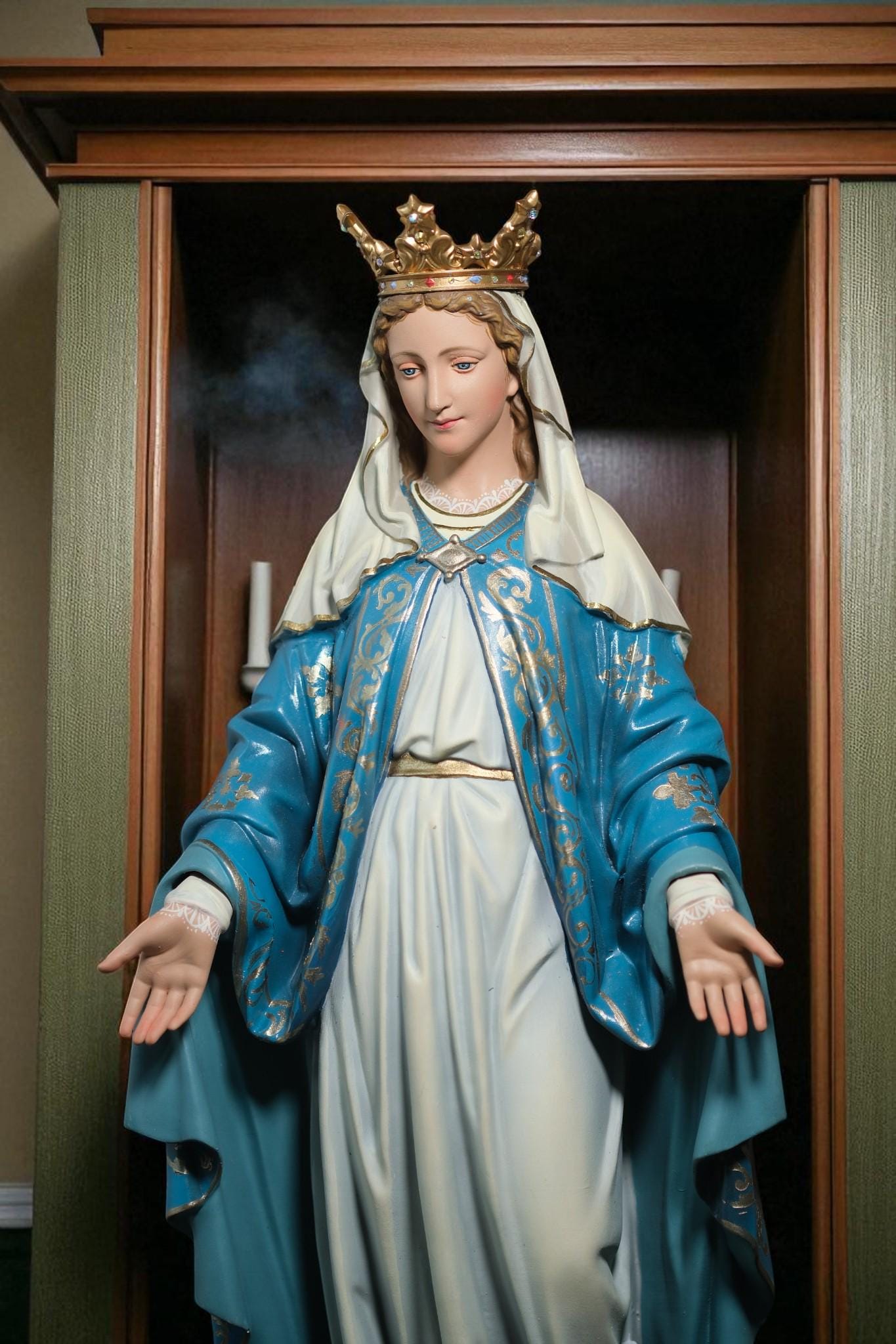 Hand-Painted Our Lady of Grace Statue: Virgin Mary Figurine, Antique Finish, 40cm