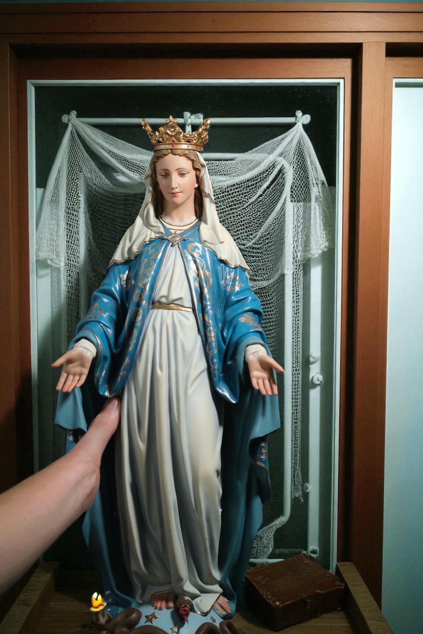 Hand-Painted Our Lady of Grace Statue: Virgin Mary Figurine, Antique Finish, 40cm