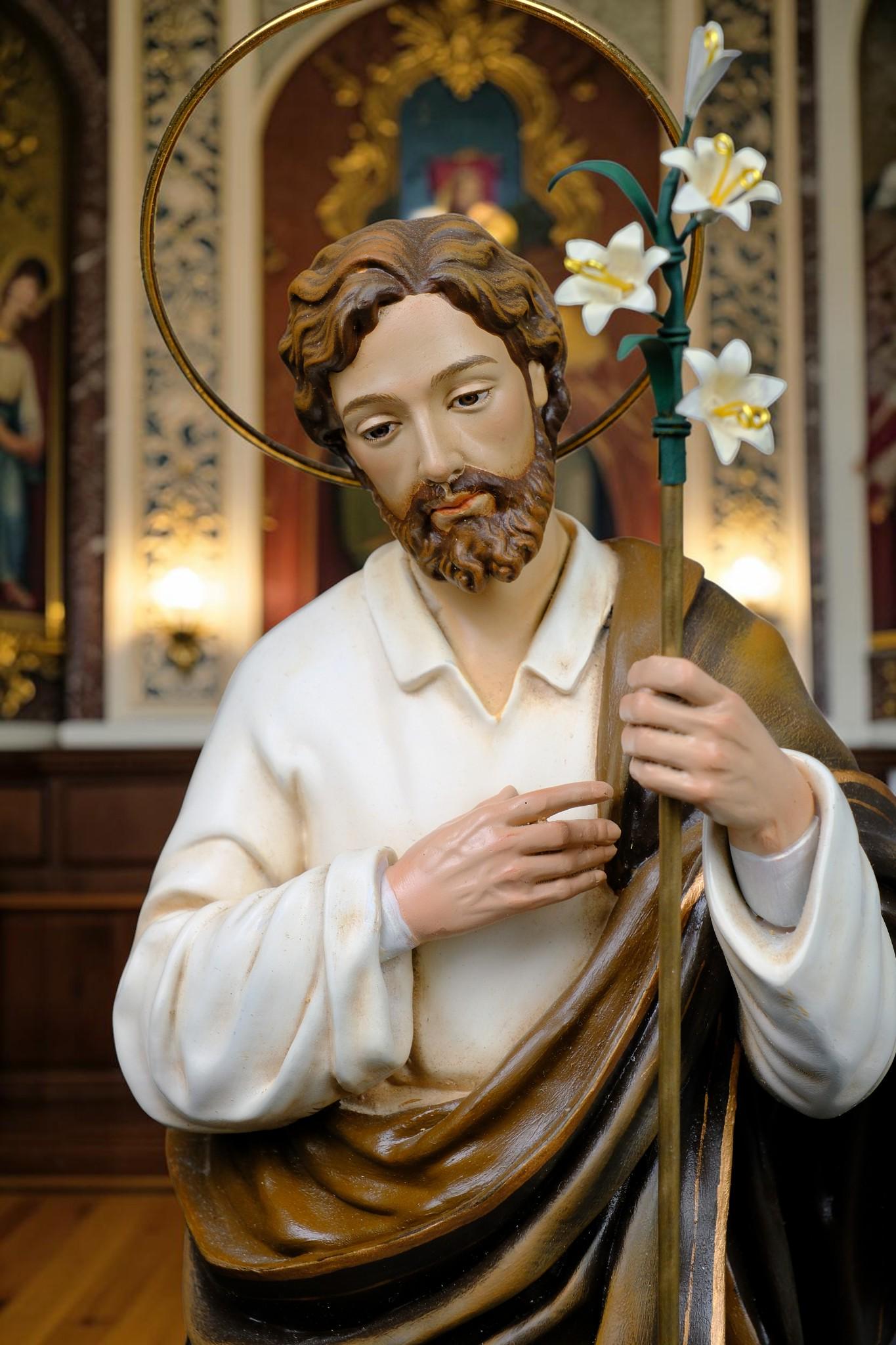 Hand-Painted St. Joseph Statue with Lily, Catholic Religious Home Decor, Stone Resin Altar Figure __etsy:8143741904