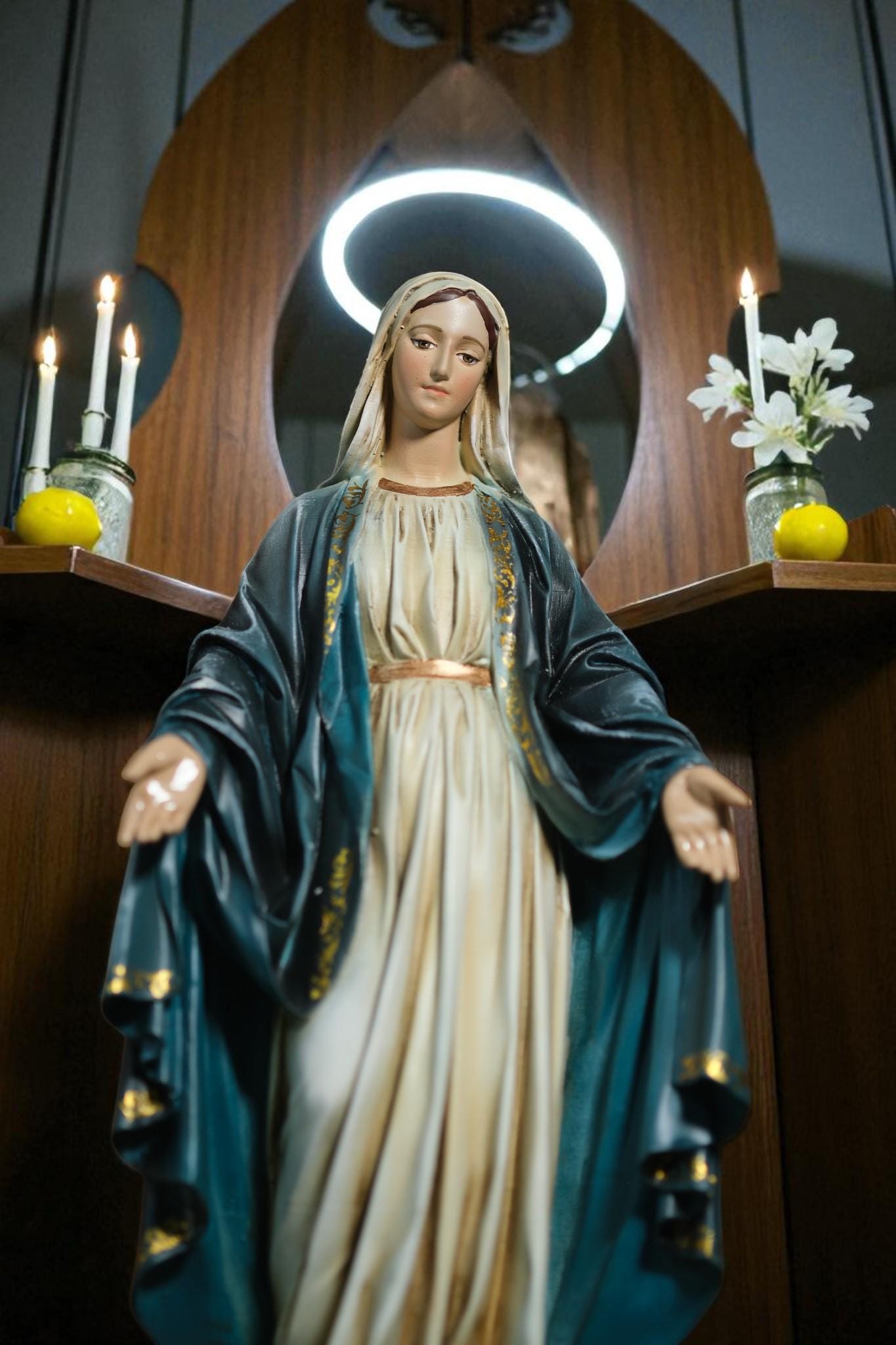 Hand-Painted Our Lady of Grace Statue: Antique Finish, Catholic Decor (25cm) (etsy image id: 7308336106)