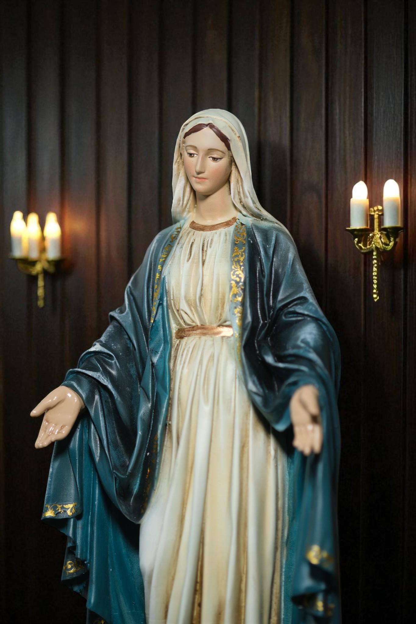 Hand-Painted Our Lady of Grace Statue: Antique Finish, Catholic Decor (25cm) (etsy image id: 7308336112)
