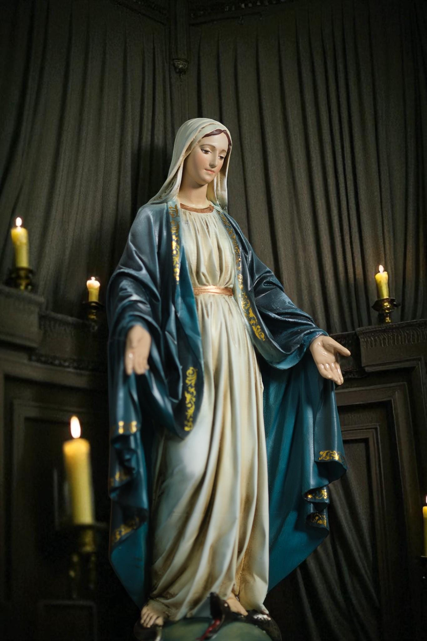 Hand-Painted Our Lady of Grace Statue: Antique Finish, Catholic Decor (25cm) (etsy image id: 7308336128)