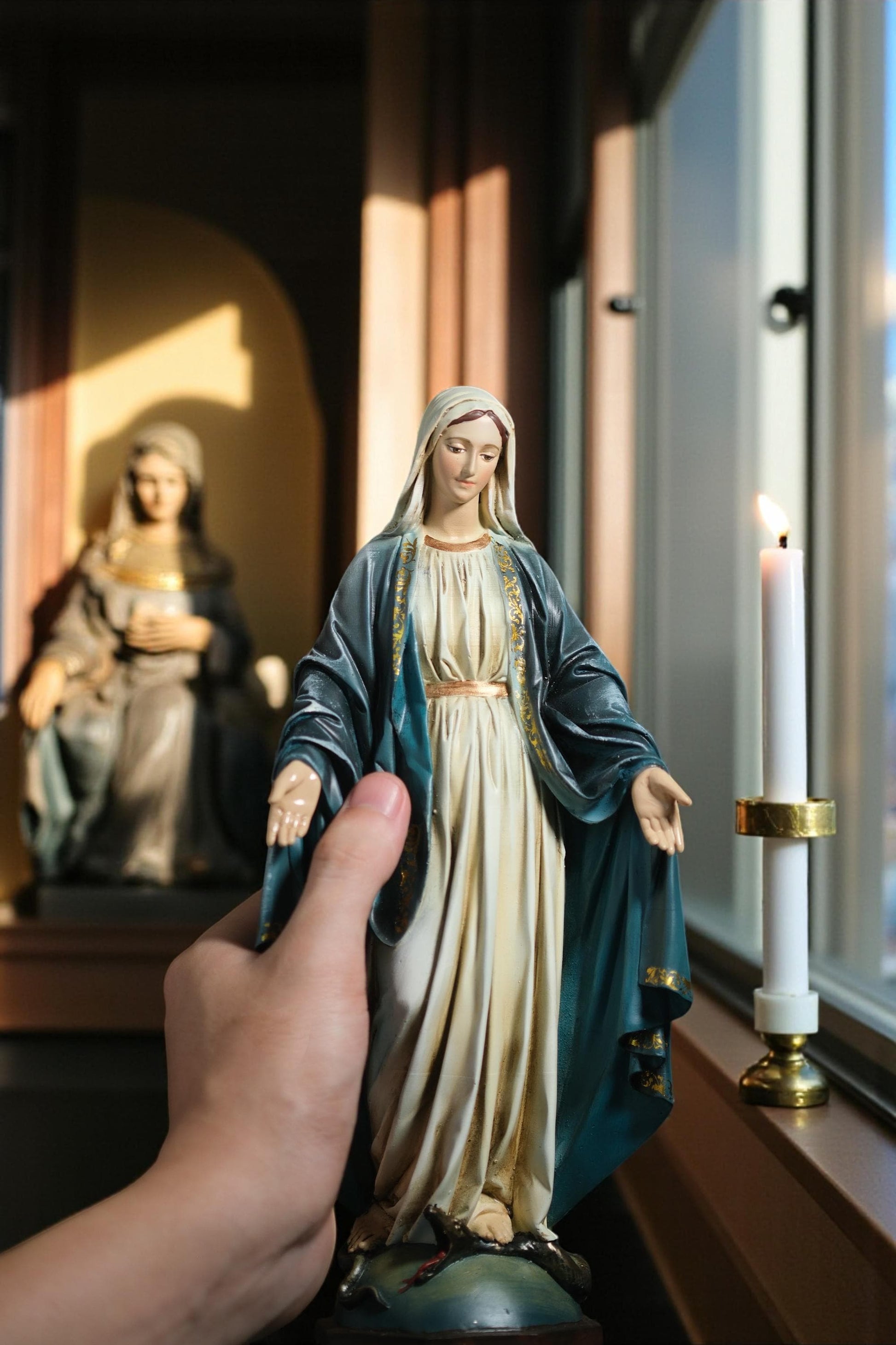Hand-Painted Our Lady of Grace Statue: Antique Finish, Catholic Decor (25cm) (etsy image id: 7308355614)