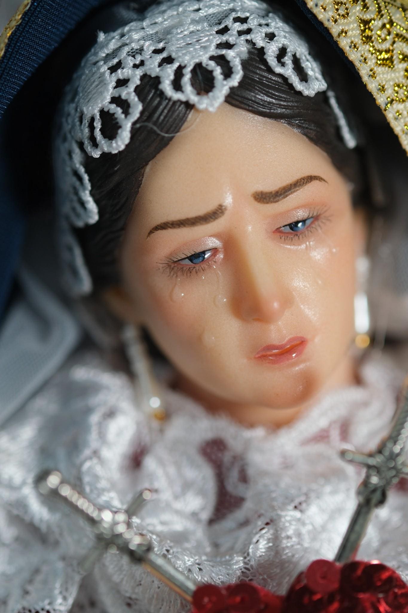 Handcrafted Our Lady of Sorrows Statue: Dressed Catholic Virgin Mary, 35cm 45 cm (etsy image id: 7356191484)