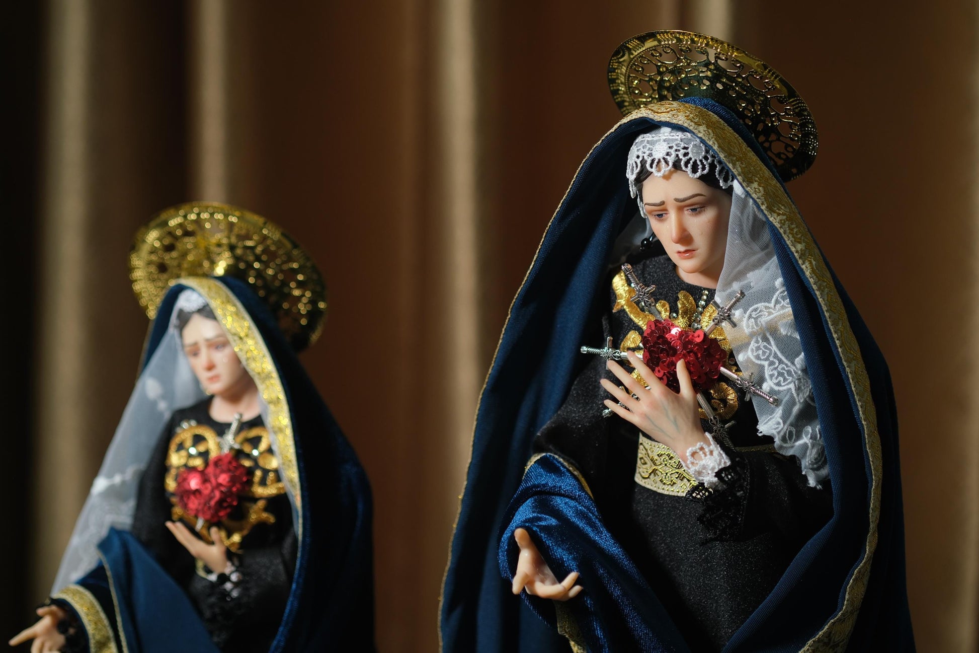 Handcrafted Our Lady of Sorrows Statue: Dressed Catholic Virgin Mary, 35cm 45 cm (etsy image id: 7356345982)