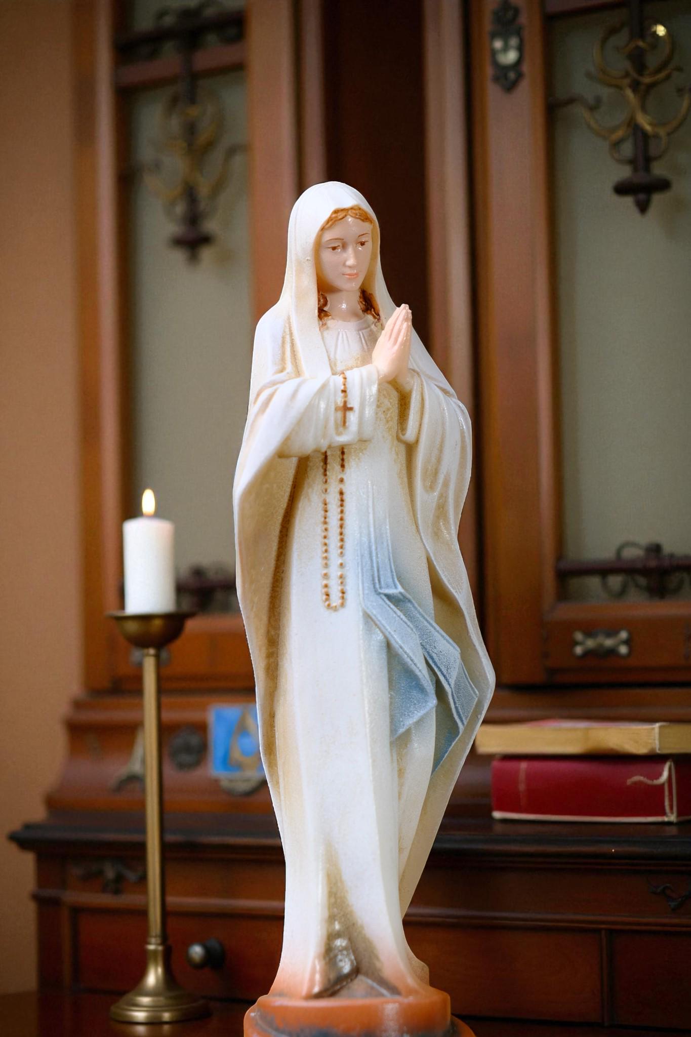 Hand-Painted Virgin Mary Statue (12cm) | Catholic Prayer Decor (etsy image id: 7363644316)