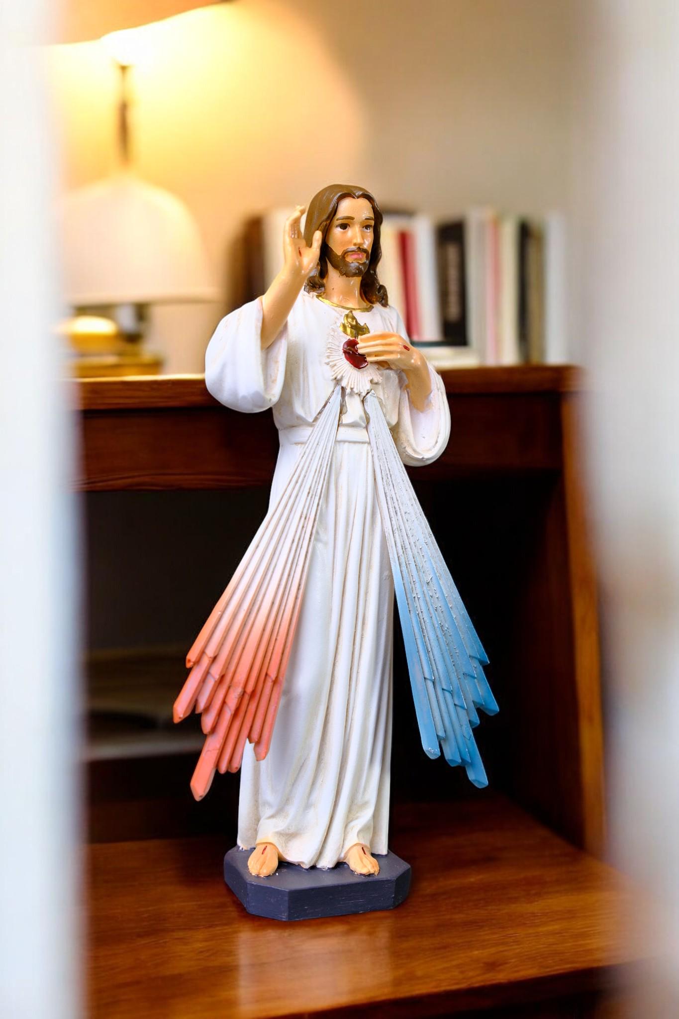 Hand-Painted Divine Mercy Jesus Statue (15cm) | Handmade Catholic Figurine (etsy image id: 7409471046)