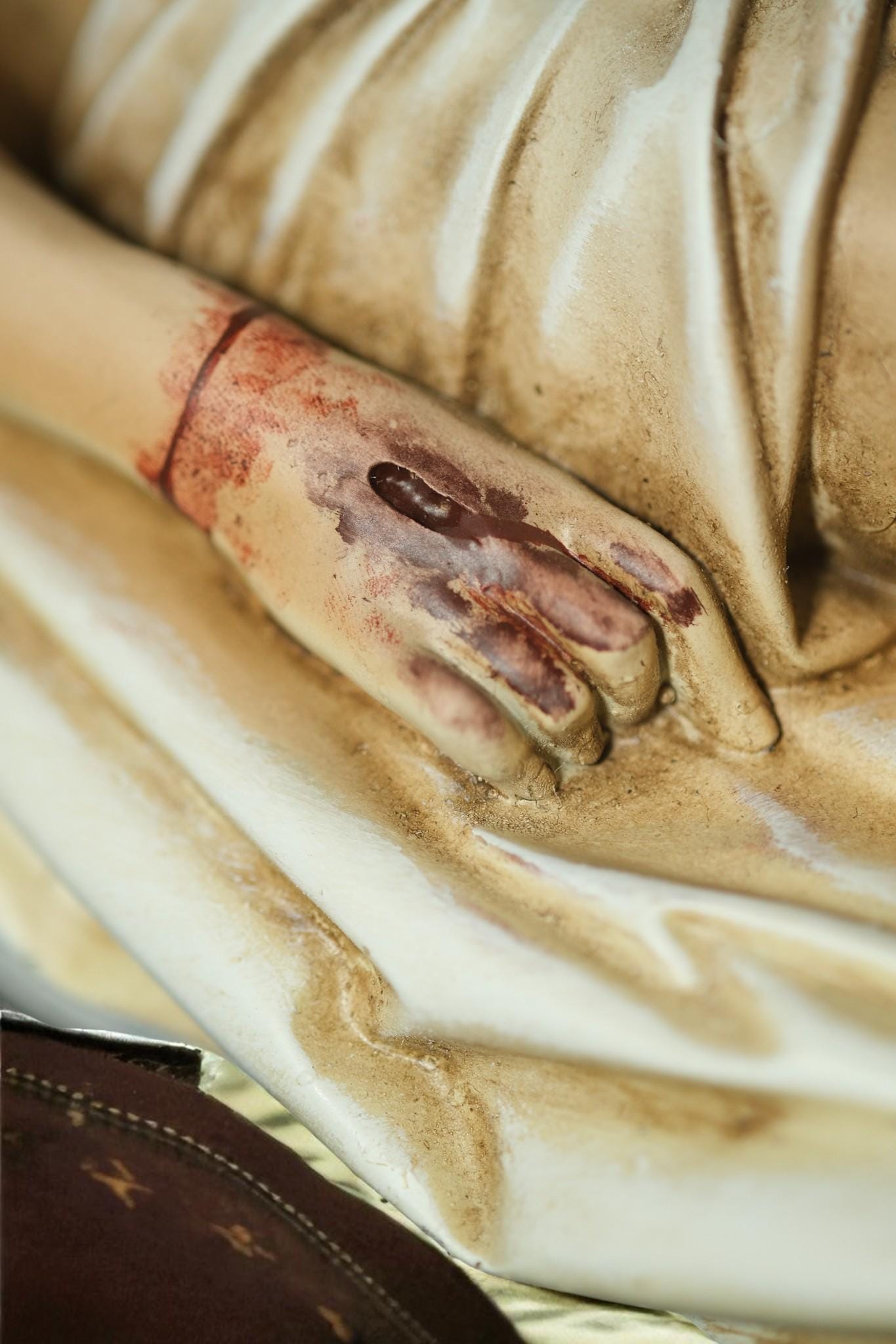Handcrafted Jesus Entombment Statue: Antique-Style Catholic Figurine (etsy image id: 7435139653)