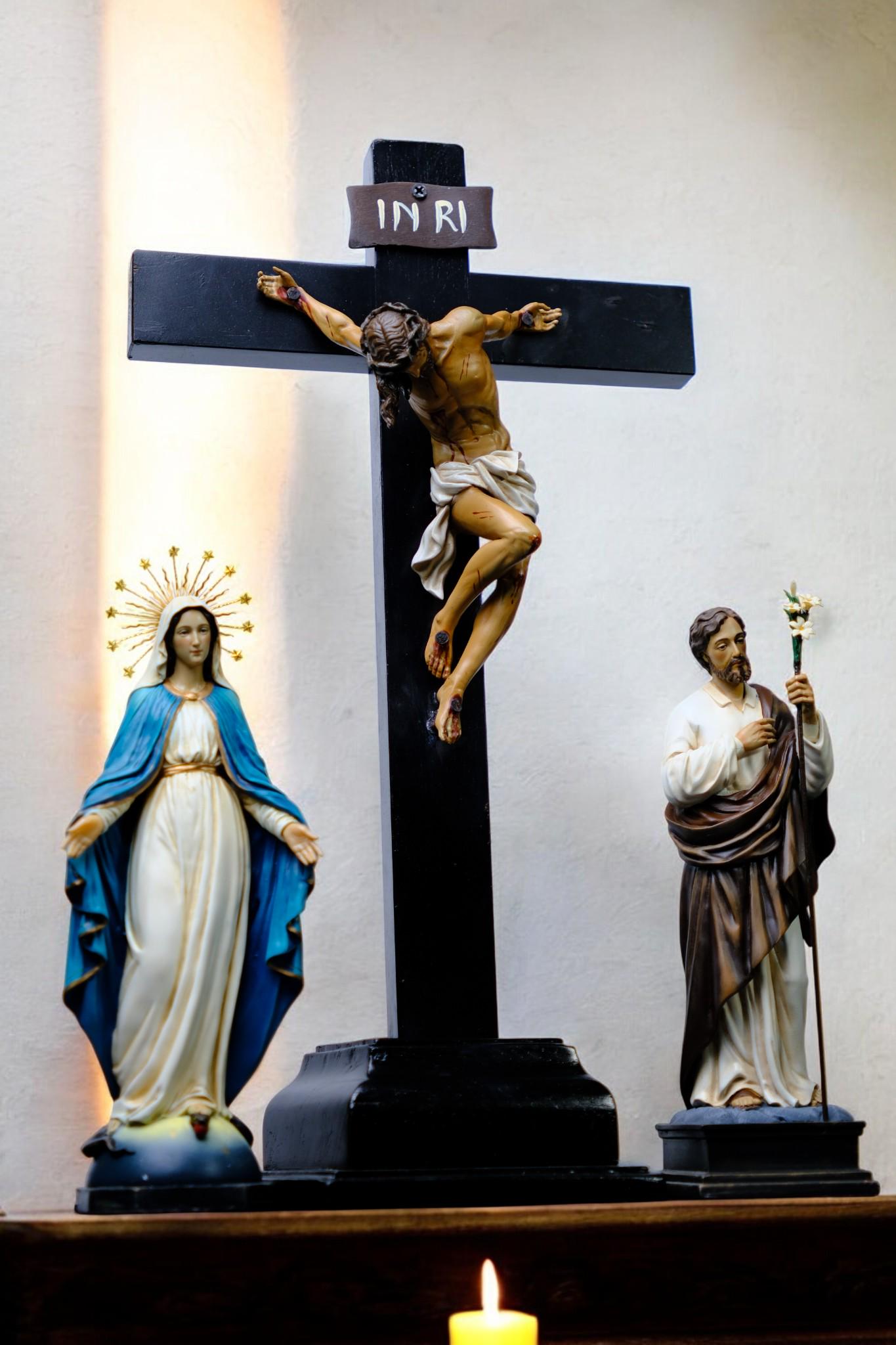 Hand-Painted Catholic Altar Set: Jesus Crucifix, Mary & Saint John Statues __etsy:7543824044