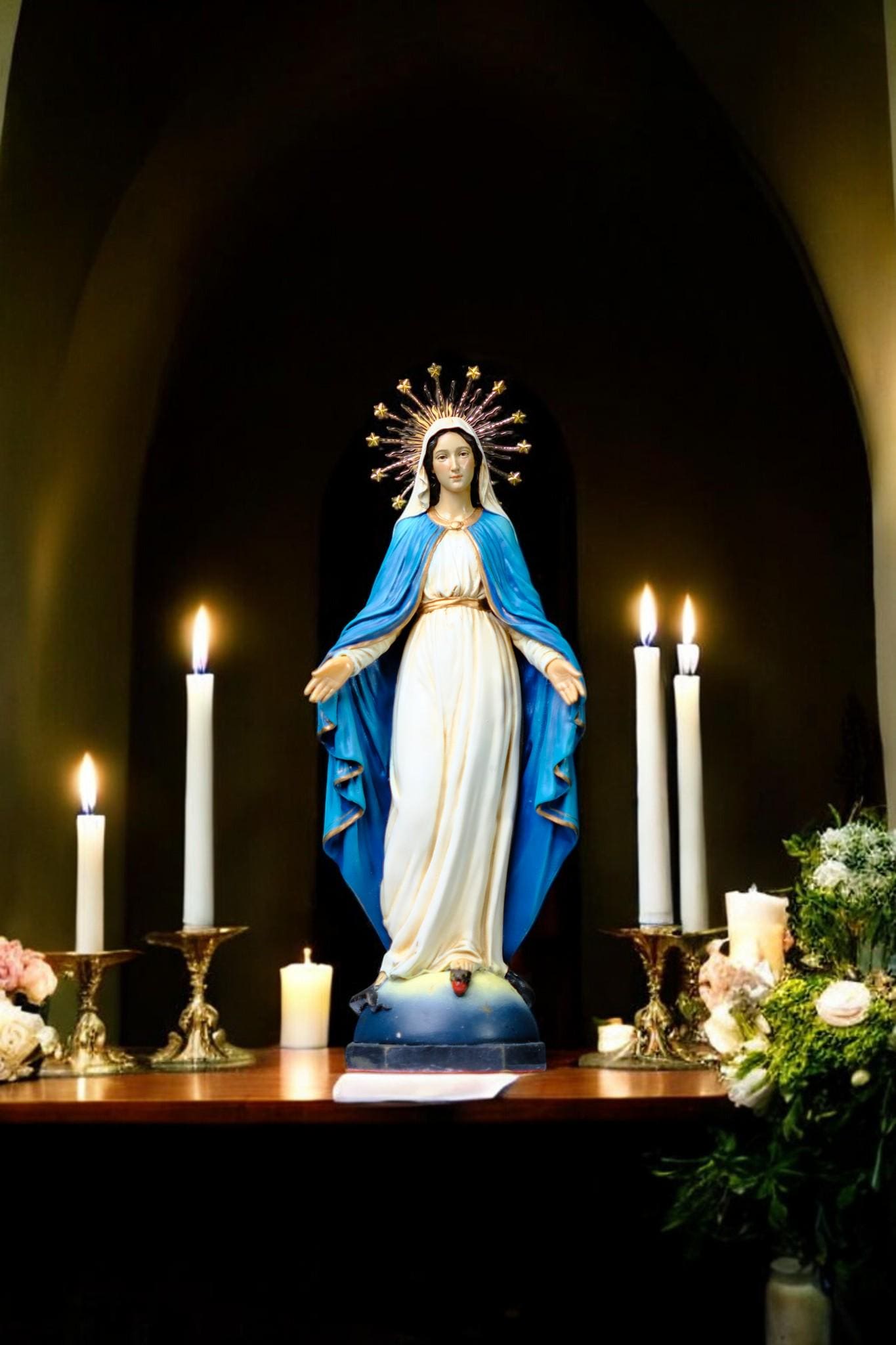 Hand-Painted Our Lady of Grace Statue with 12 Stars Halo __etsy:7543951492