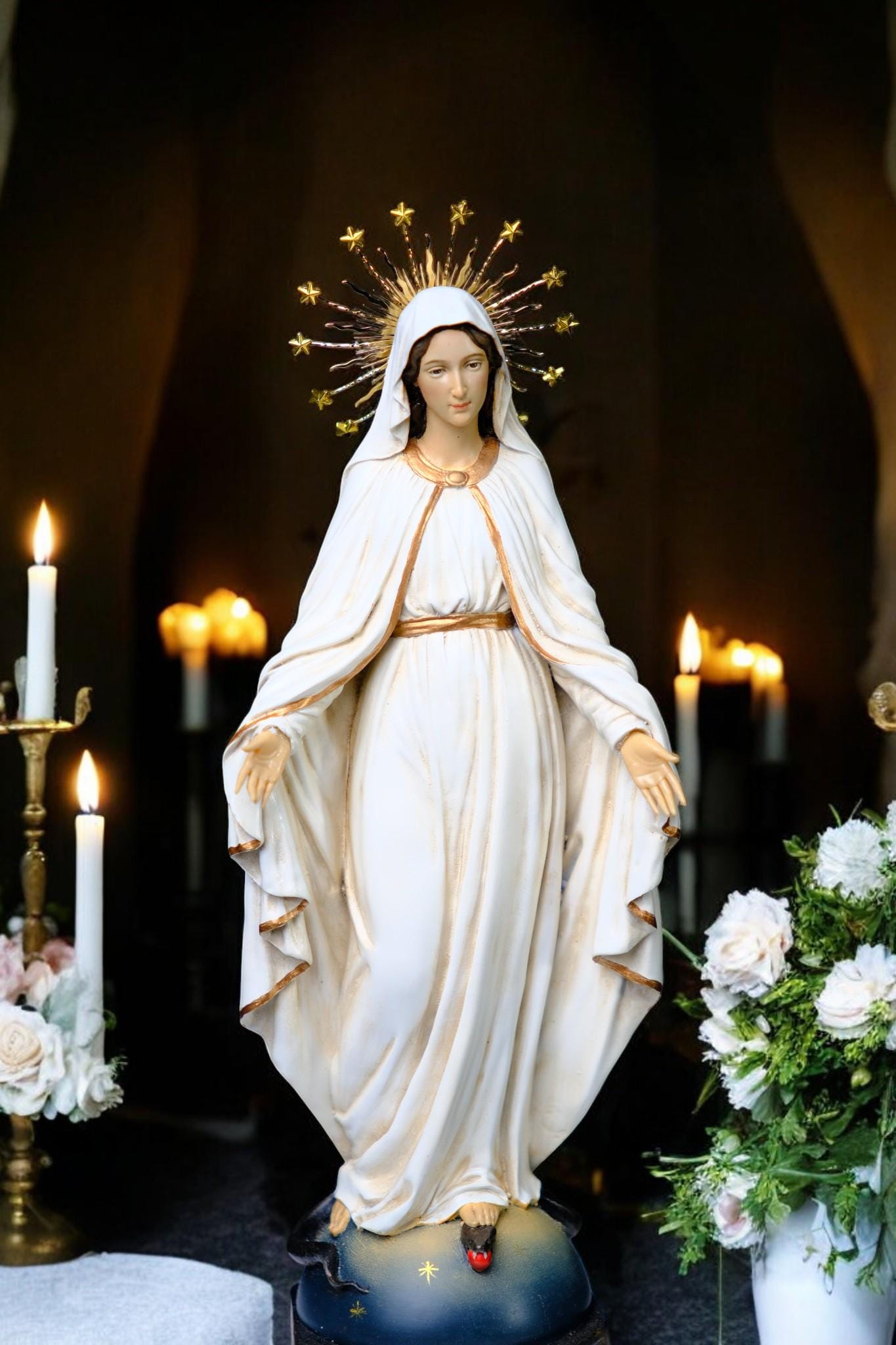 Hand-Painted Our Lady of Grace Statue with 12 Stars Halo __etsy:7591890283
