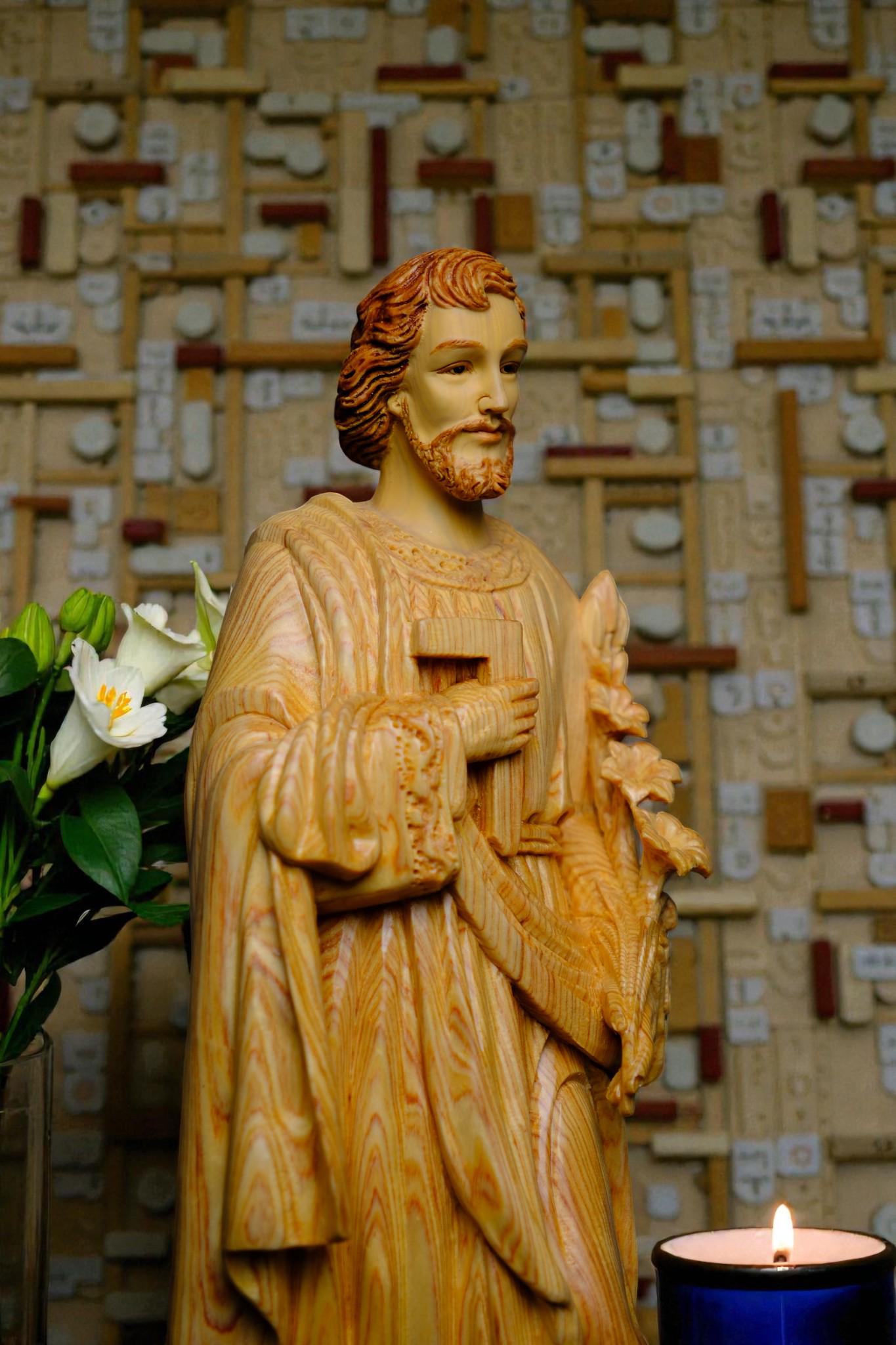 Hand-Carved Saint Joseph Statue, 40cm Po Mu Wood Catholic Figurine (etsy image id: 7607924034)
