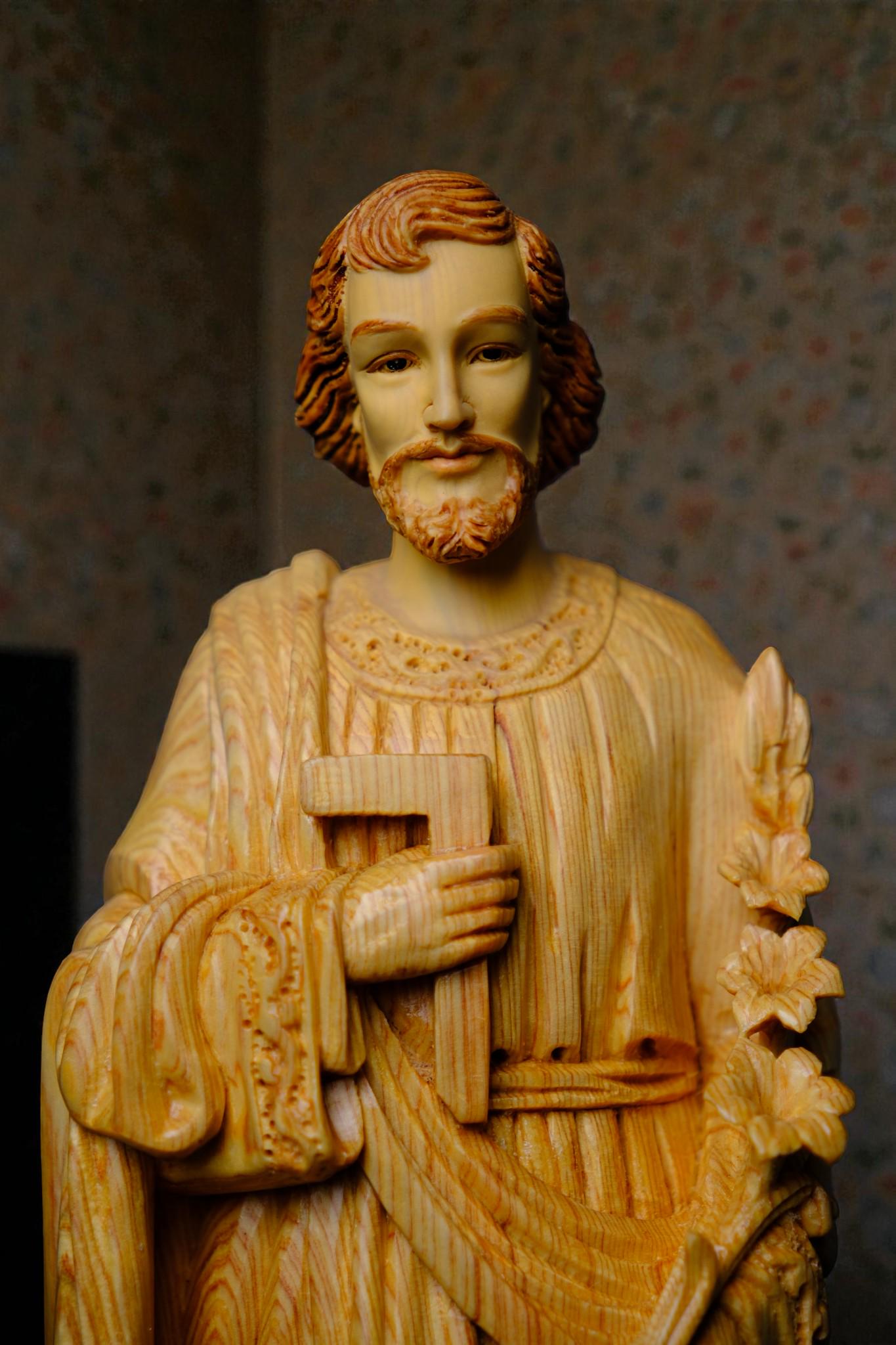 Hand-Carved Saint Joseph Statue, 40cm Po Mu Wood Catholic Figurine (etsy image id: 7655865007)