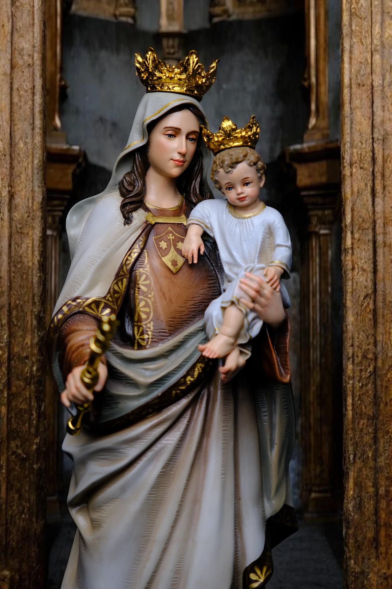Handmade Our Lady of Mount Carmel Statue: Antique-Style Catholic Decor __etsy:7704695081