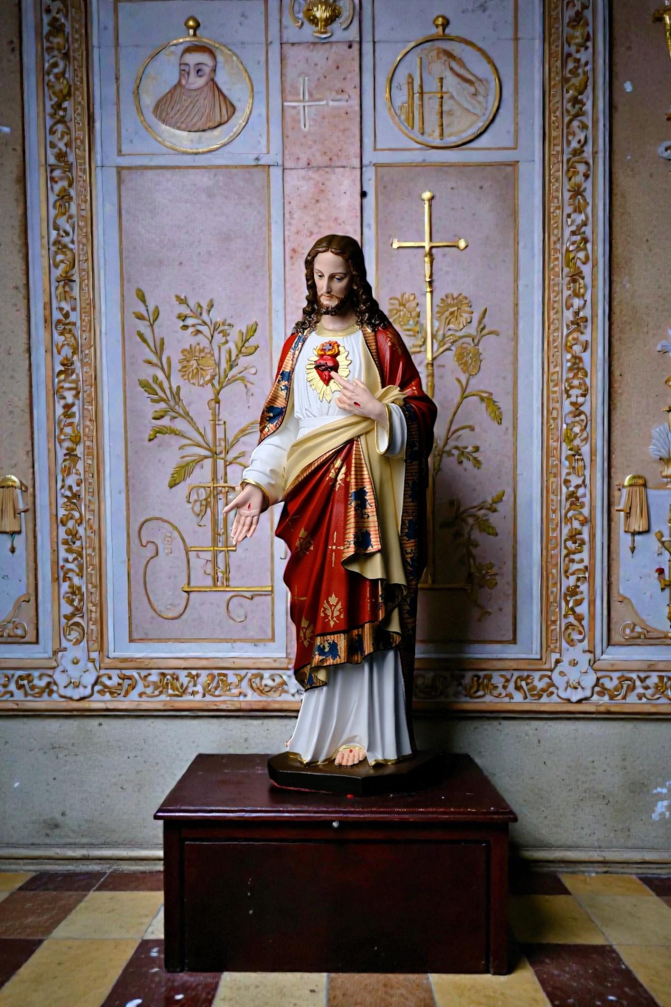 Hand Painted Sacred Heart of Jesus Statue 30cm Catholic Home Altar Decor Stone Powder (etsy image id: 7824249084)