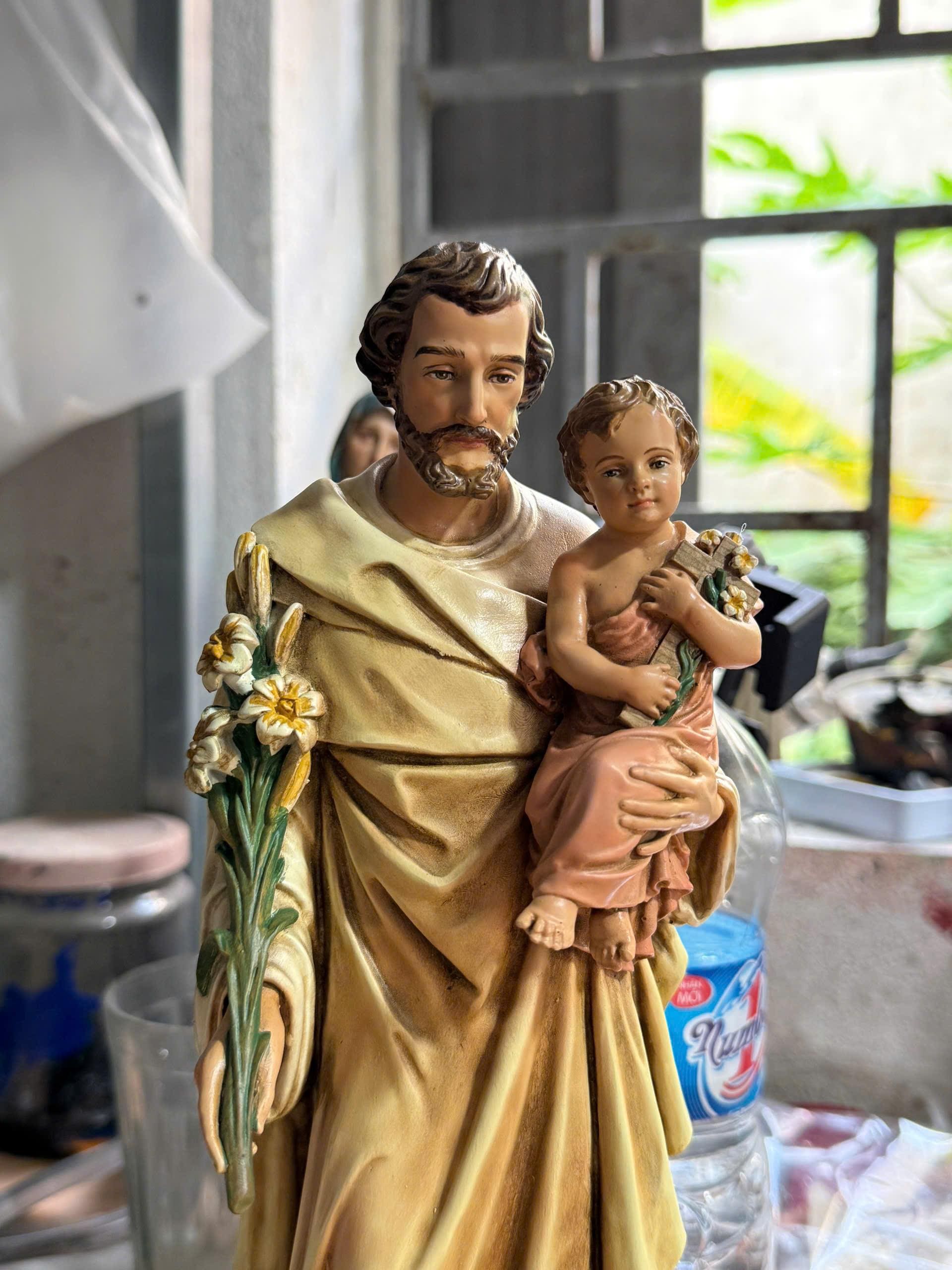 Saint Joseph with Child Statue, Hand-Painted Antique Finish, 30cm Catholic Home Altar Decor (etsy image id: 7831457010)