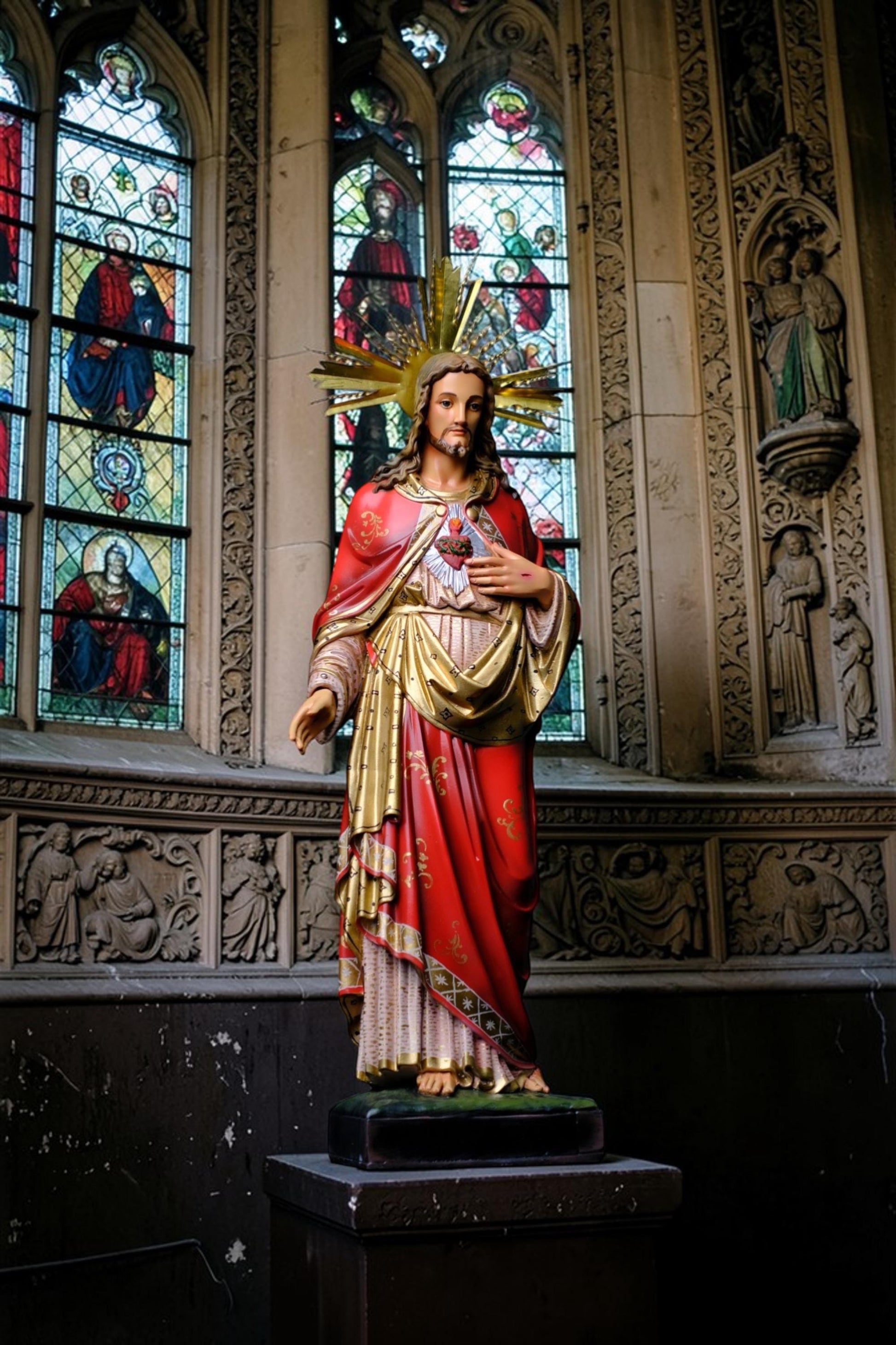 Hand-Painted Sacred Heart of Jesus Statue, 40cm Catholic Home Altar Decor, Antique Finish Figure (etsy image id: 7838439284)
