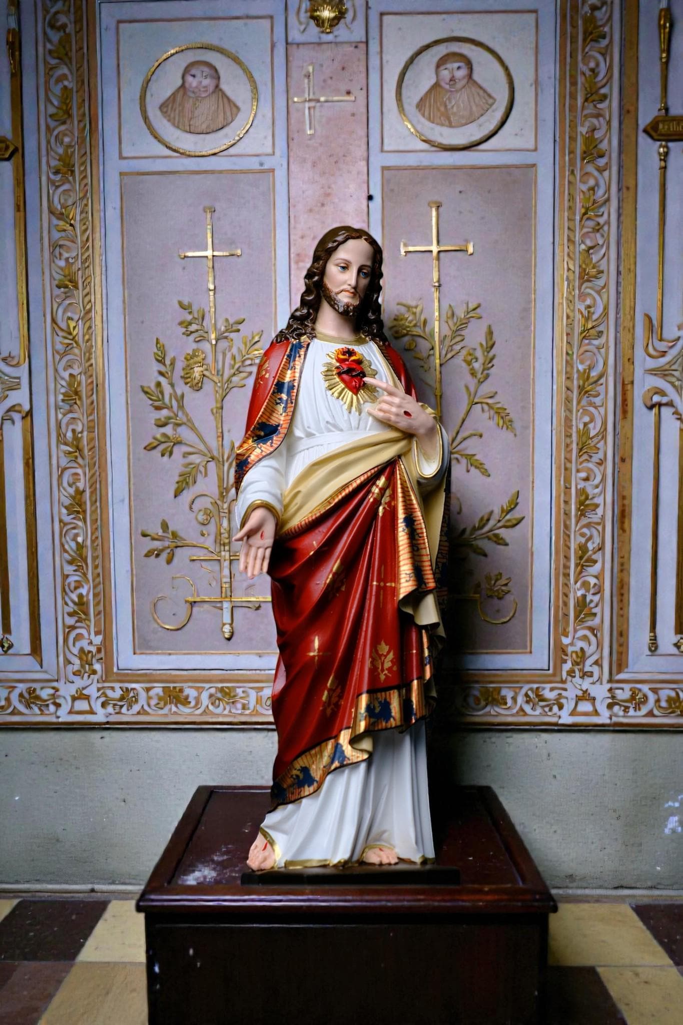 Hand Painted Sacred Heart of Jesus Statue 30cm Catholic Home Altar Decor Stone Powder (etsy image id: 7872196229)