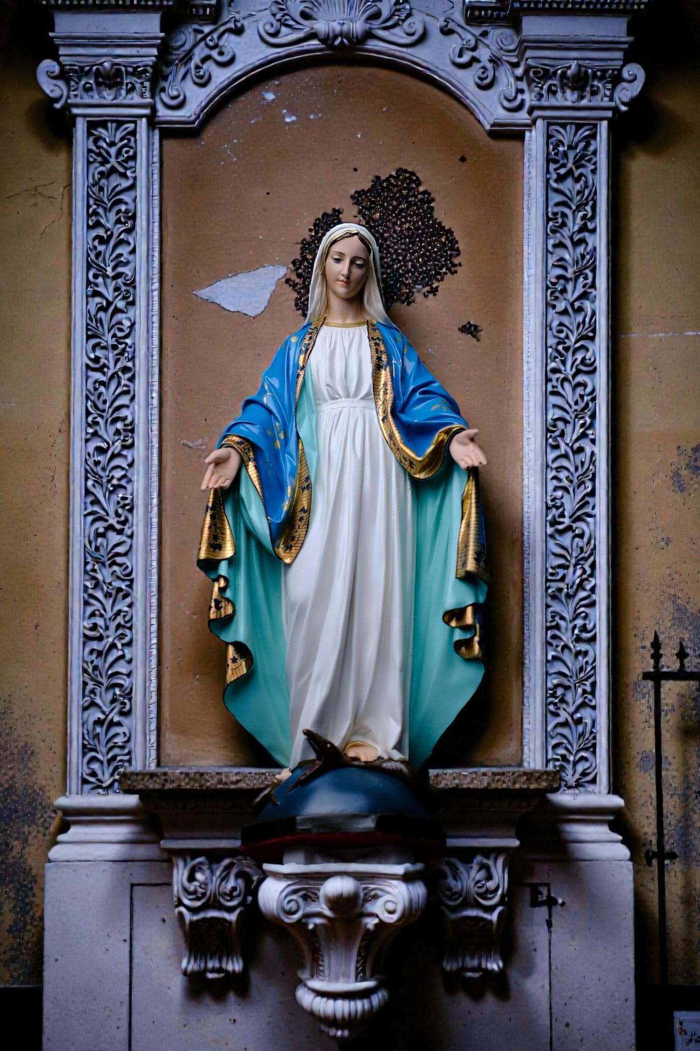 Our Lady of Grace Statue 30cm Hand-Painted Catholic Home Altar Decor (11.8 inches) (etsy image id: 7876581413)