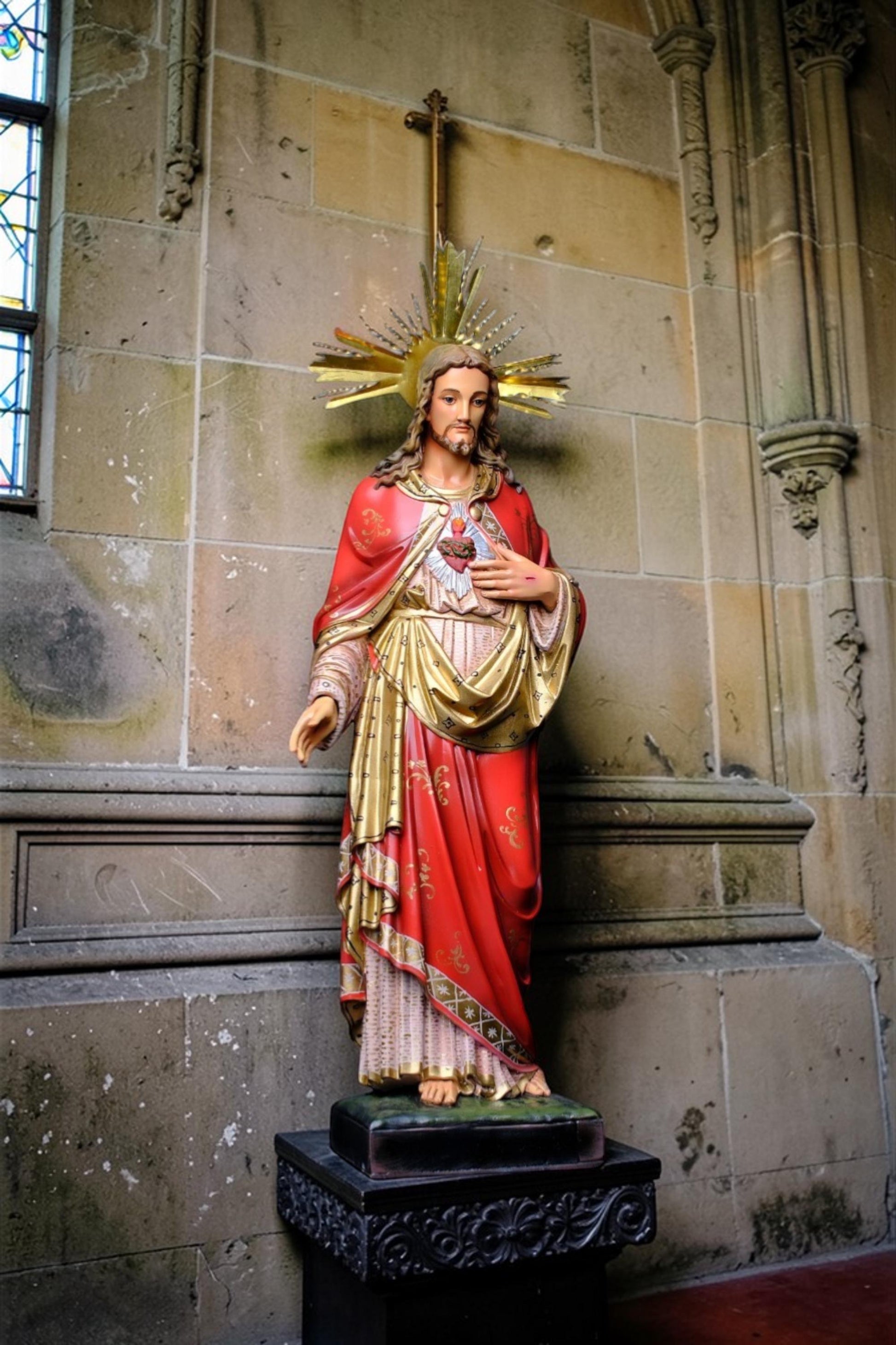 Hand-Painted Sacred Heart of Jesus Statue, 40cm Catholic Home Altar Decor, Antique Finish Figure (etsy image id: 7886387249)