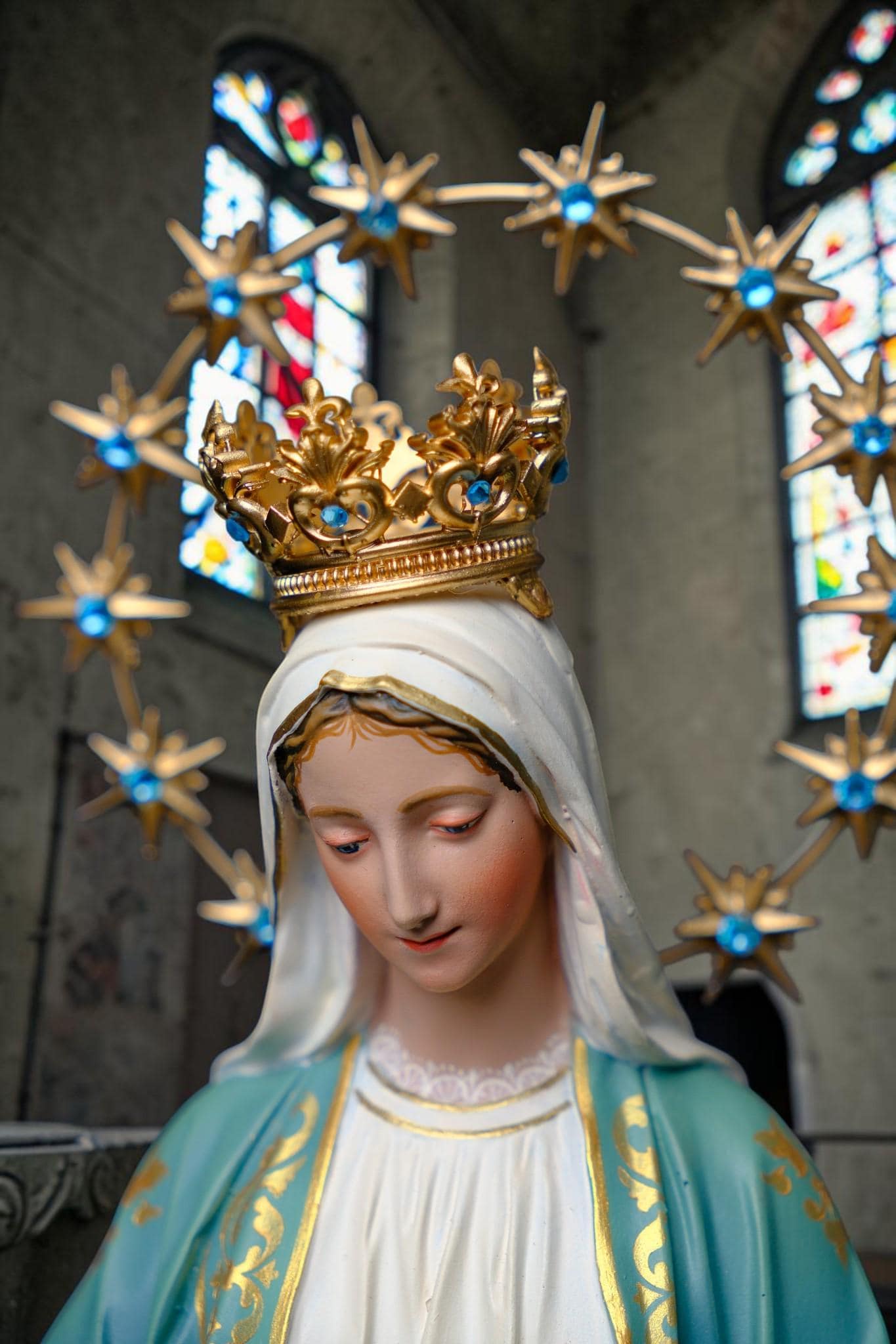 Handcrafted Our Lady of Grace Statue: Crown, Halo, Rays – Catholic Home Altar Decor __etsy:8060189826