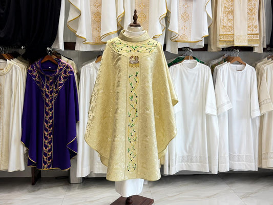 Custom Embroidered Gold White Catholic Chasuble Vestment – Liturgical Clergy Robe (etsy image id: 8071184119)