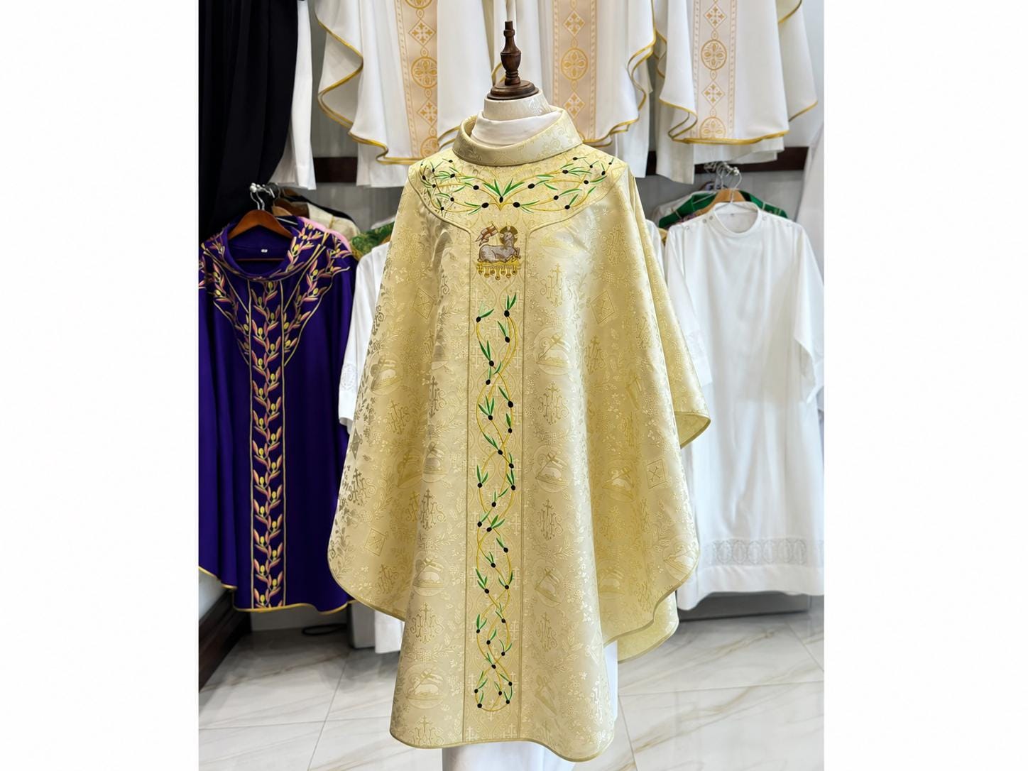 Custom Embroidered Gold White Catholic Chasuble Vestment – Liturgical Clergy Robe (etsy image id: 8071184125)