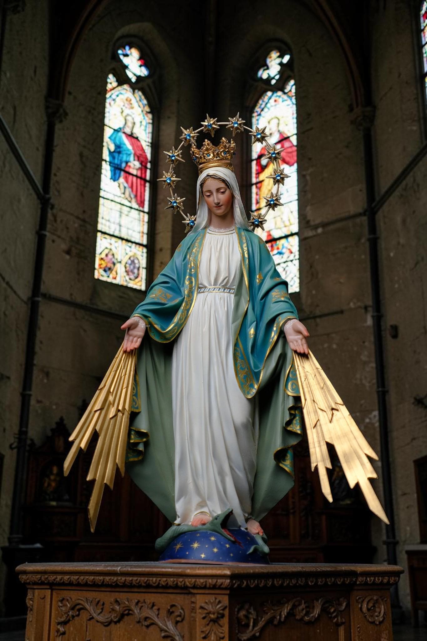 Handcrafted Our Lady of Grace Statue: Crown, Halo, Rays – Catholic Home Altar Decor __etsy:8108101167