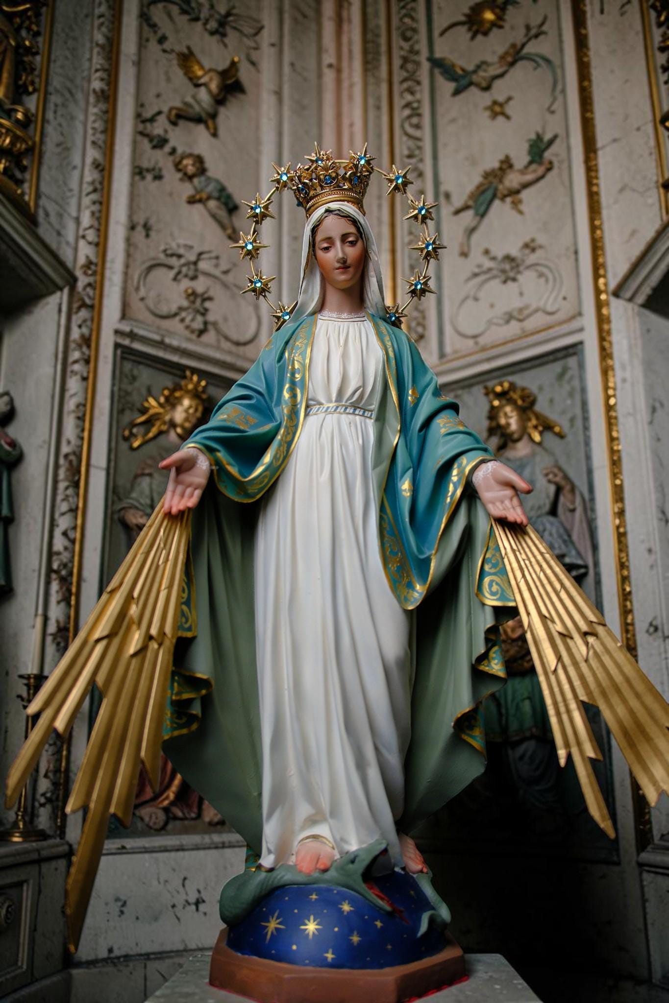 Handcrafted Our Lady of Grace Statue: Crown, Halo, Rays – Catholic Home Altar Decor __etsy:8108111085