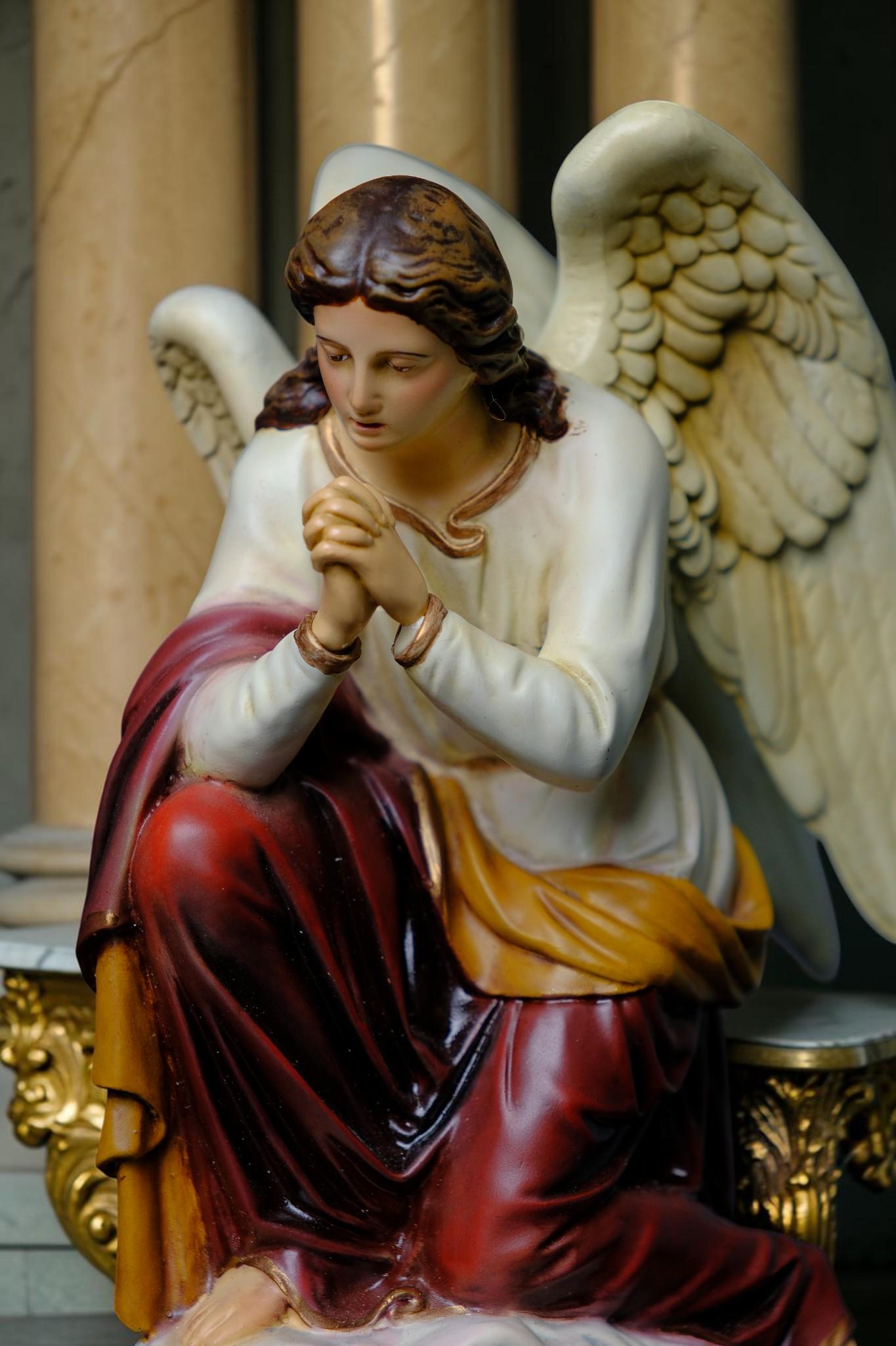 Handcrafted Kneeling Angel Statues Pair: Antique-Style Prayer Altar Decor __etsy:8110040831