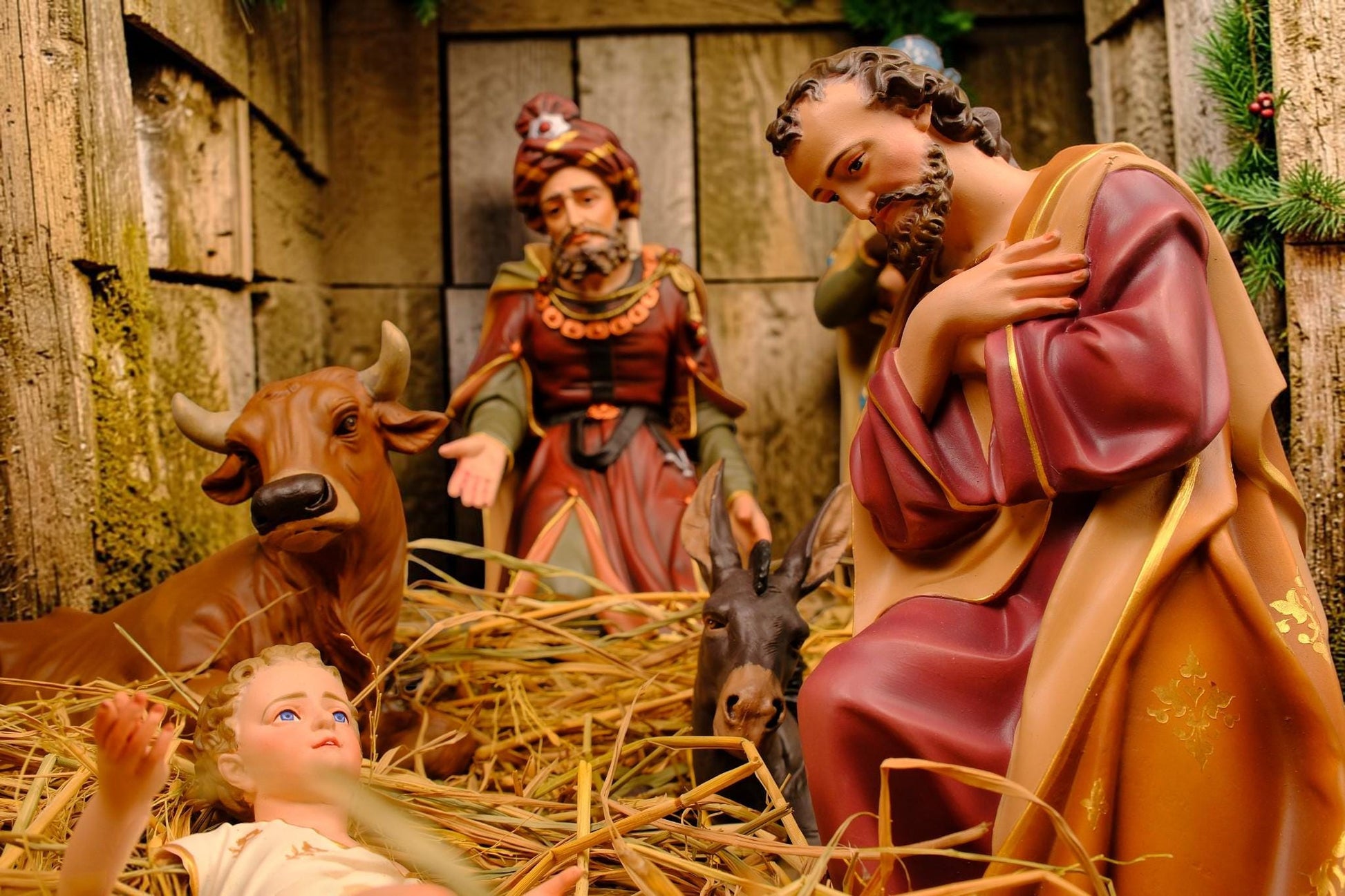 Hand-Painted 10-Piece Catholic Nativity Set: Holy Family Religious Christmas Decor