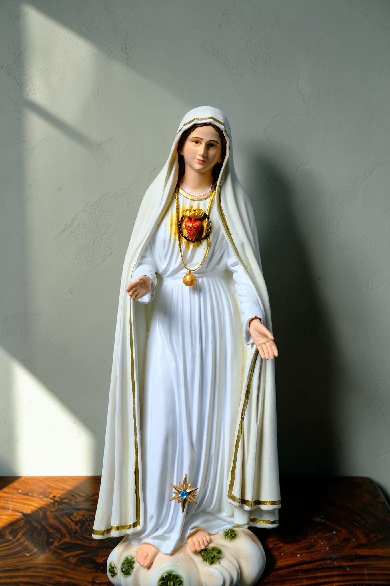 Our Lady of Fatima Statue with Halo Catholic Home Altar Decor