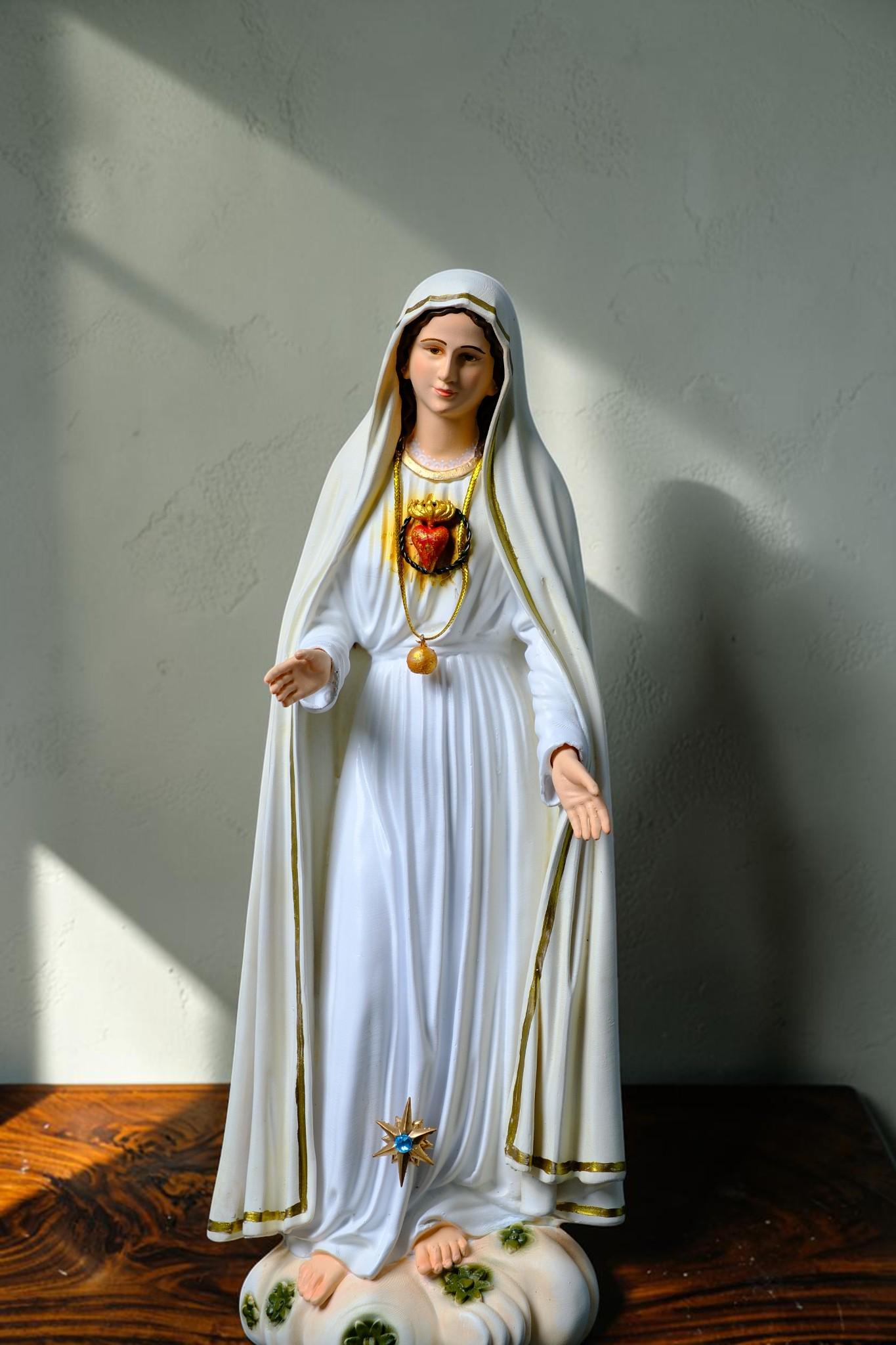 Our Lady of Fatima Statue with Halo Catholic Home Altar Decor