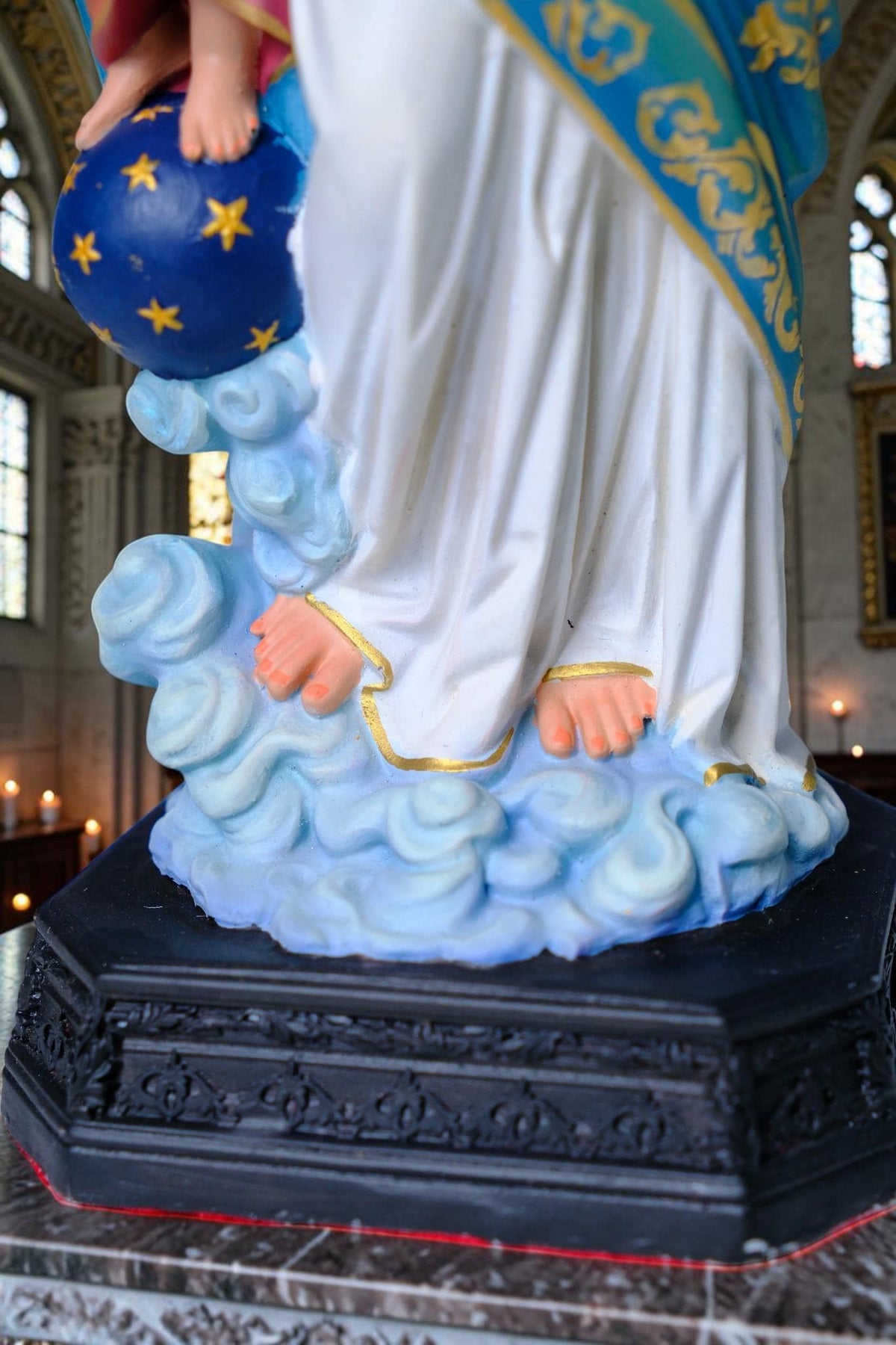 Hand-Painted Our Lady of Victory Statue, 40cm Marian Figurine for Altar Decor