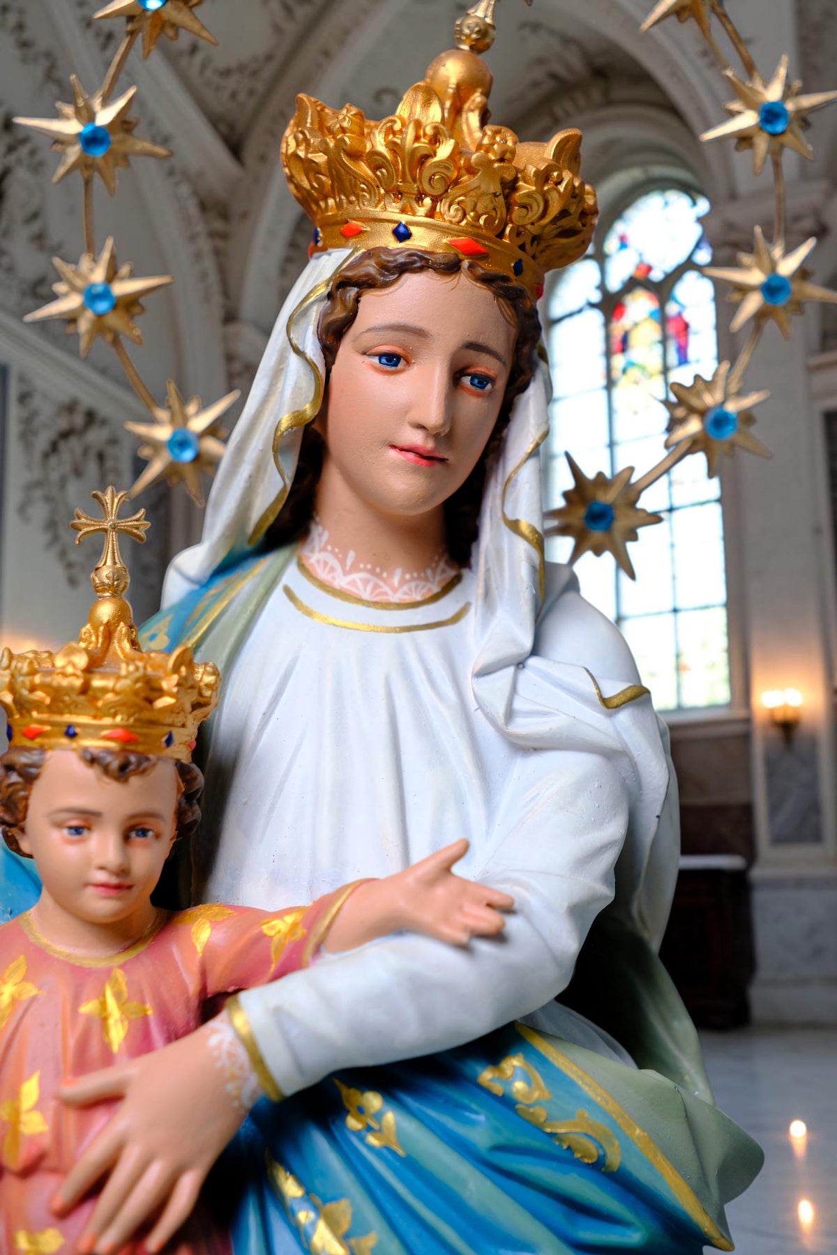 Hand-Painted Our Lady of Victory Statue, 40cm Marian Figurine for Altar Decor
