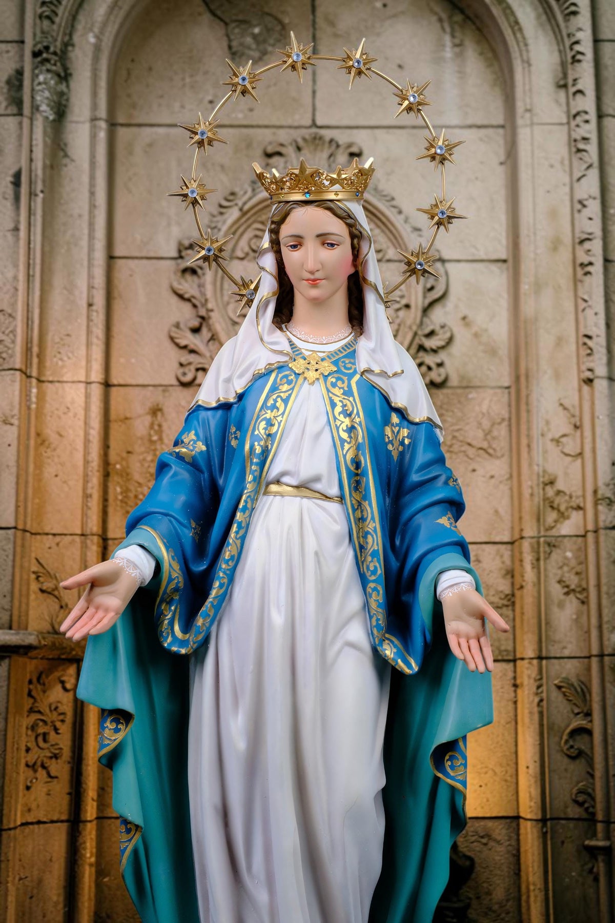 Hand-Painted Our Lady of Grace Statue, Catholic Home Altar Decor (40cm/60cm)