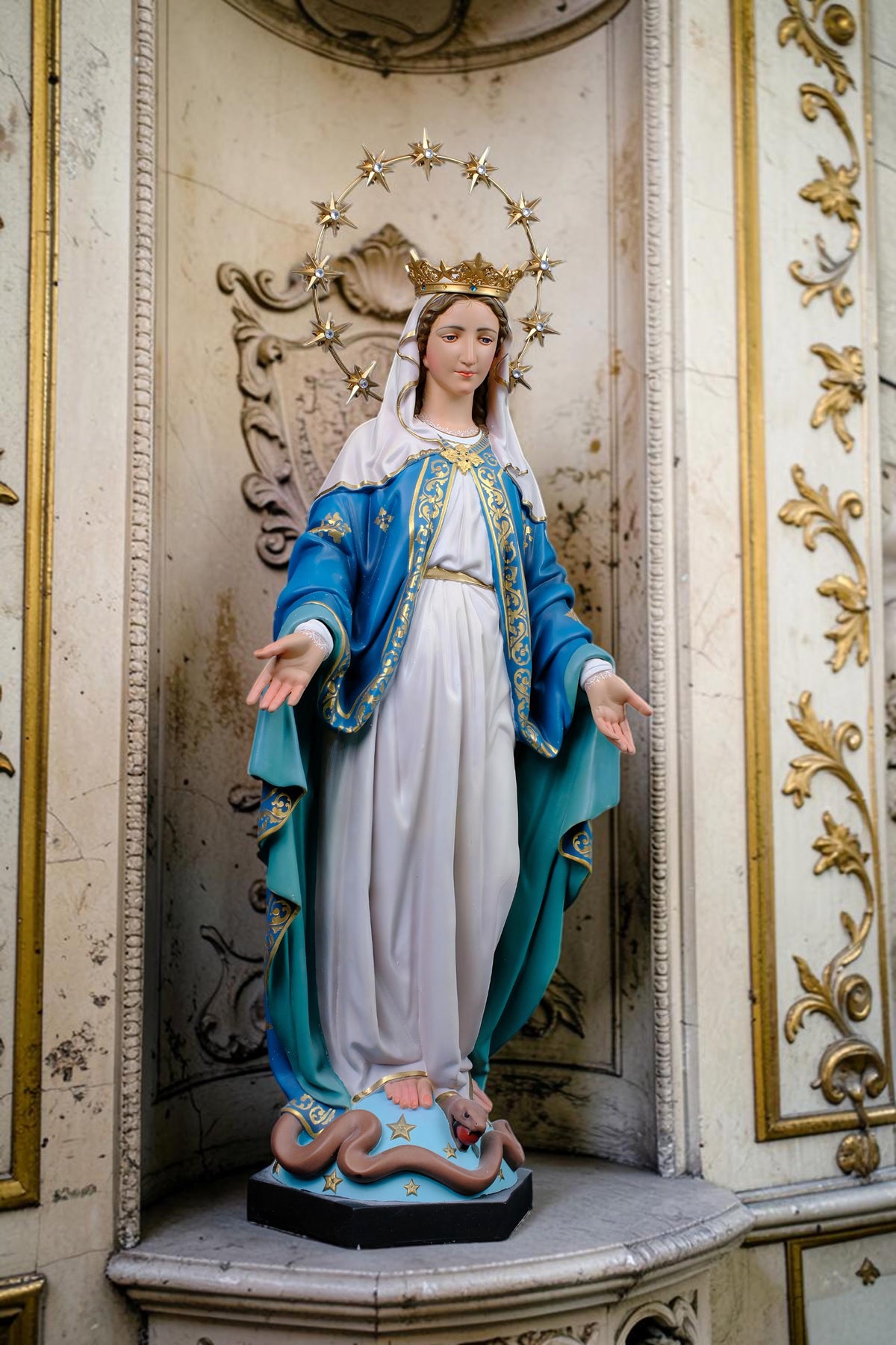 Hand-Painted Our Lady of Grace Statue, Catholic Home Altar Decor (40cm/60cm)