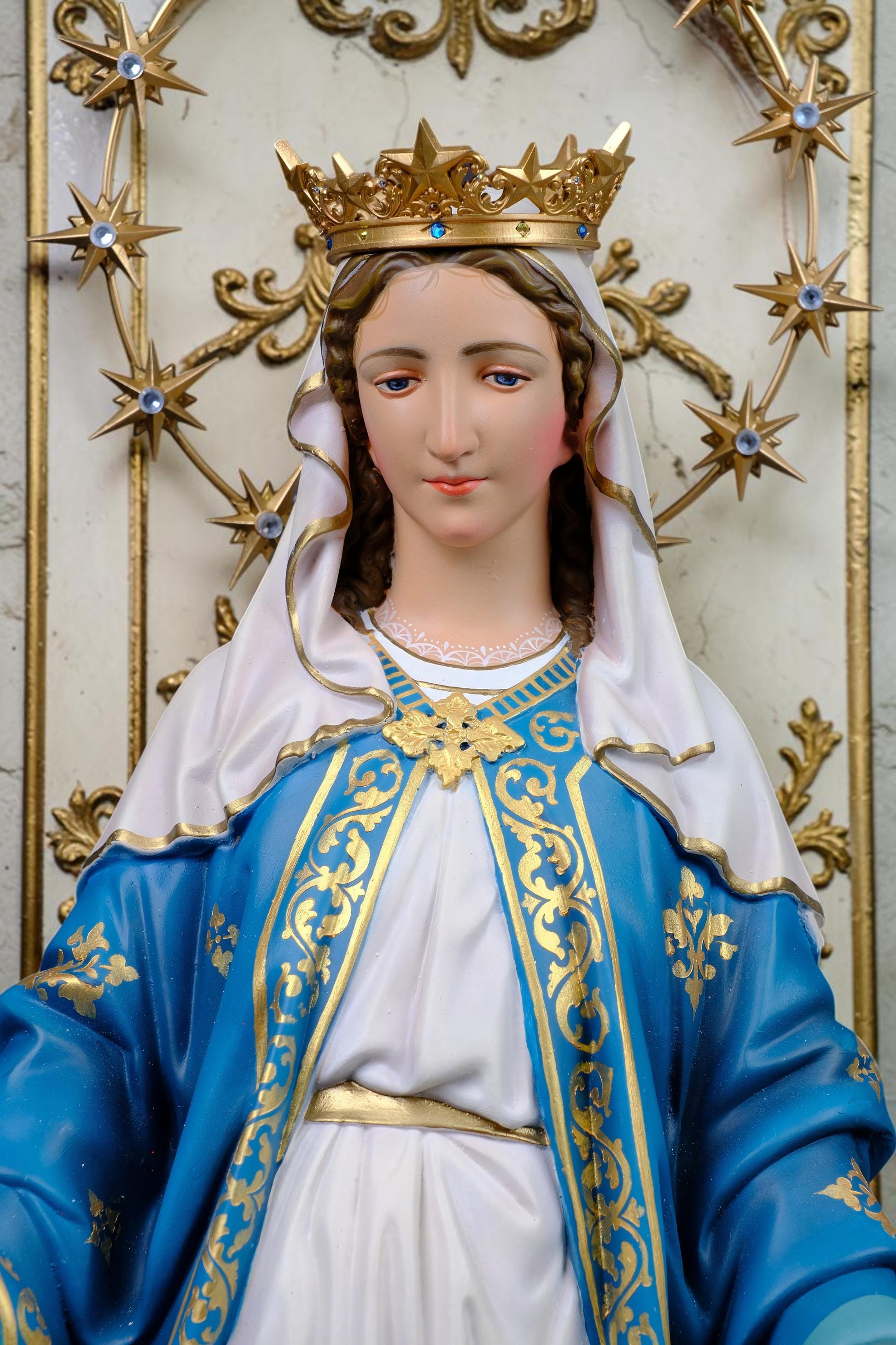 Hand-Painted Our Lady of Grace Statue: Virgin Mary Figurine, Antique Finish, 40cm __etsy:8526868173