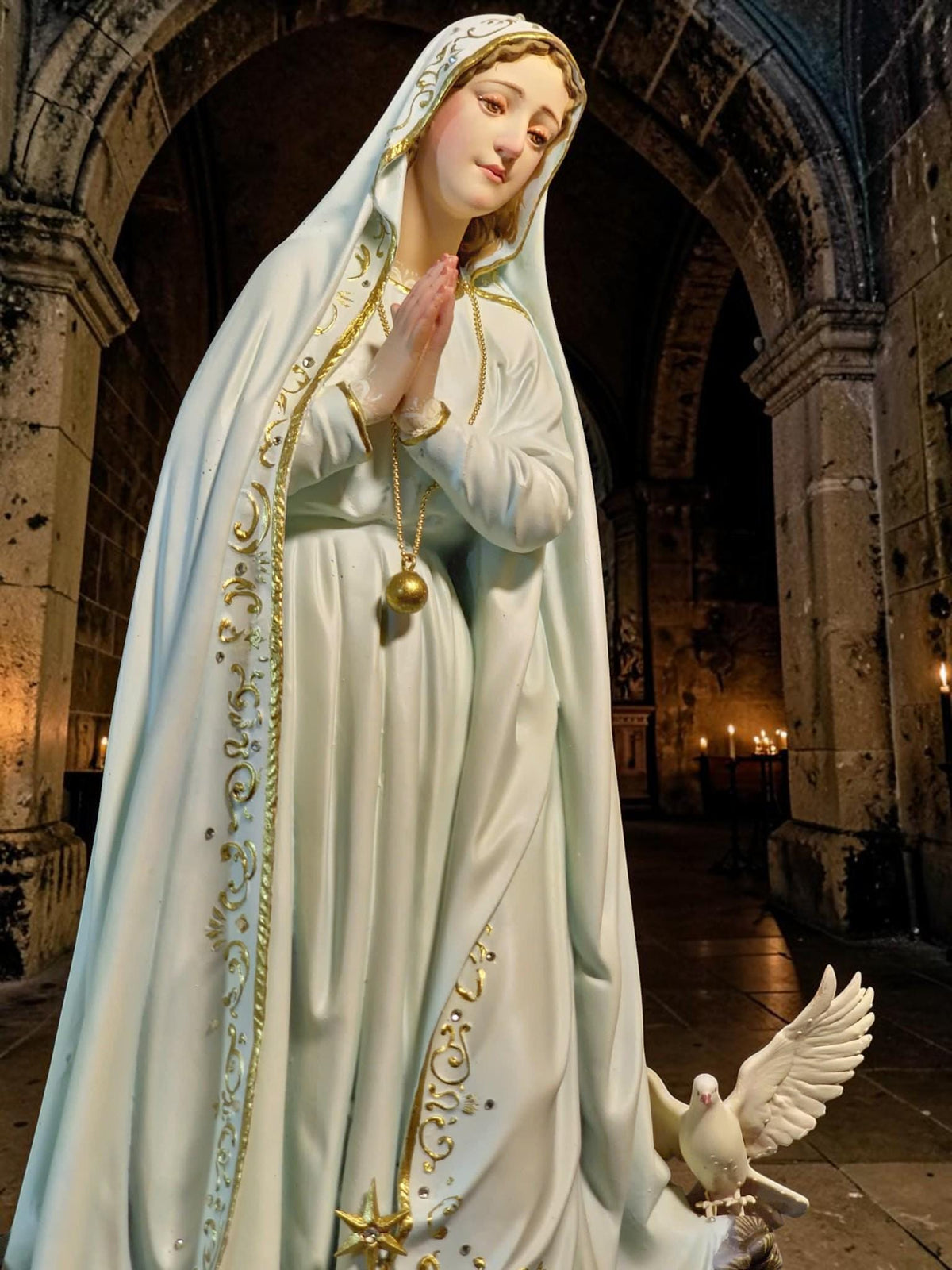 Hand-Painted Our Lady of Peace Statue 40cm Marian Figurine with Doves, Gold Accents, Home Altar Decor