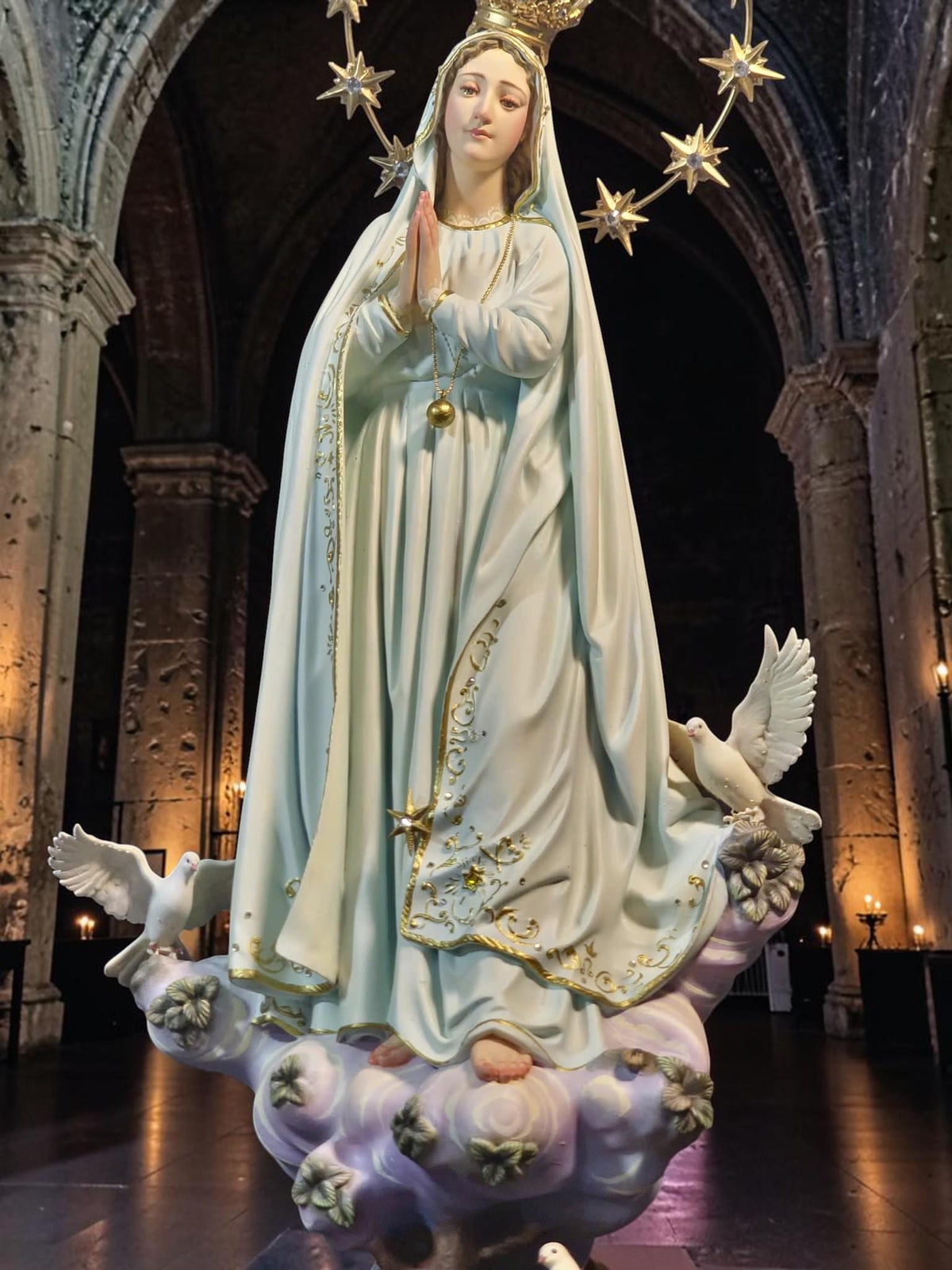 Hand-Painted Our Lady of Peace Statue 40cm Marian Figurine with Doves, Gold Accents, Home Altar Decor