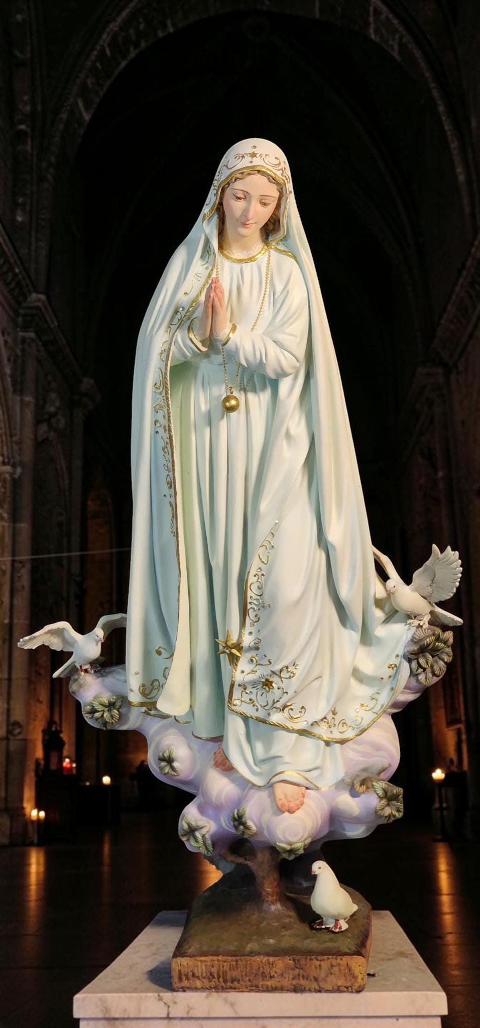 Hand-Painted Our Lady of Peace Statue 40cm Marian Figurine with Doves, Gold Accents, Home Altar Decor