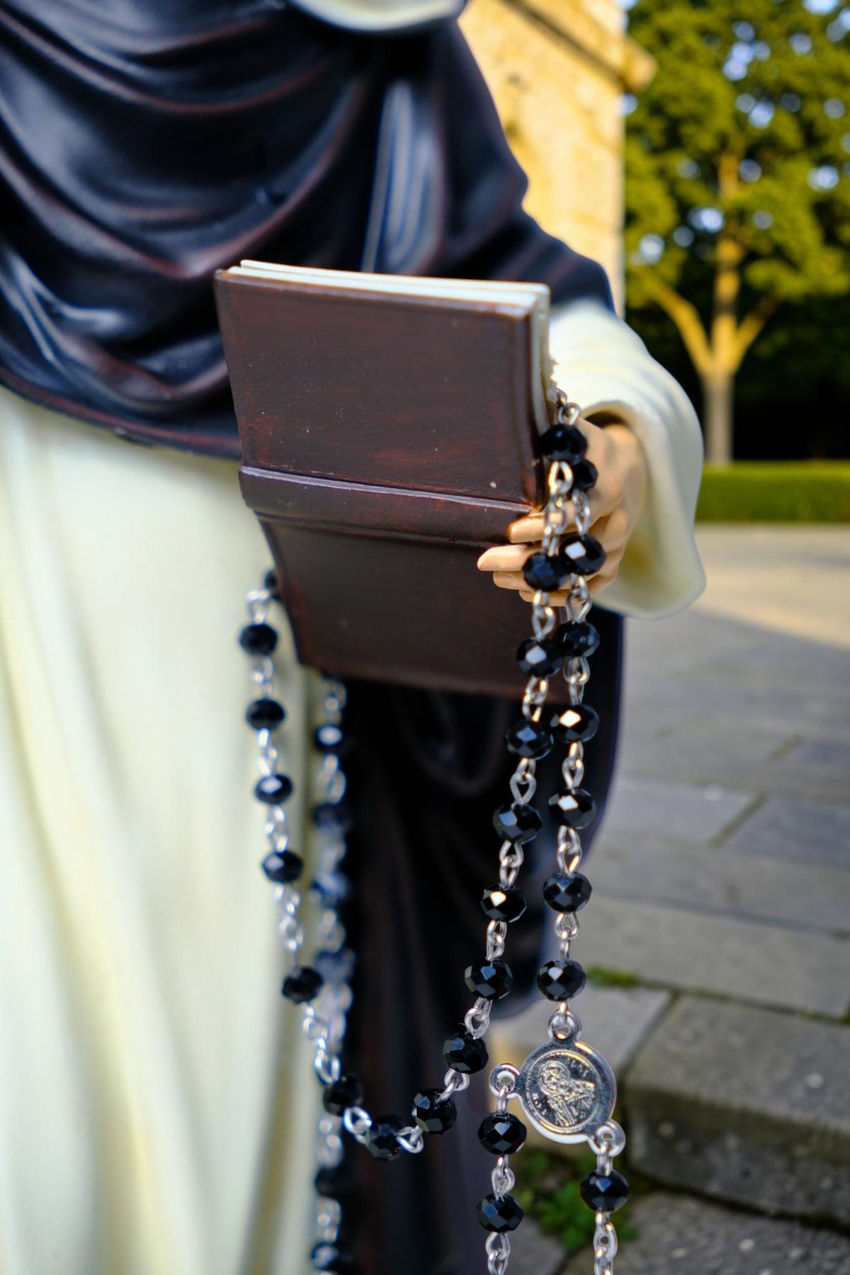 Hand-Painted Saint Dominic Statue, 30cm Catholic Figurine with Rosary, Dog, Book (Home Altar Decor)