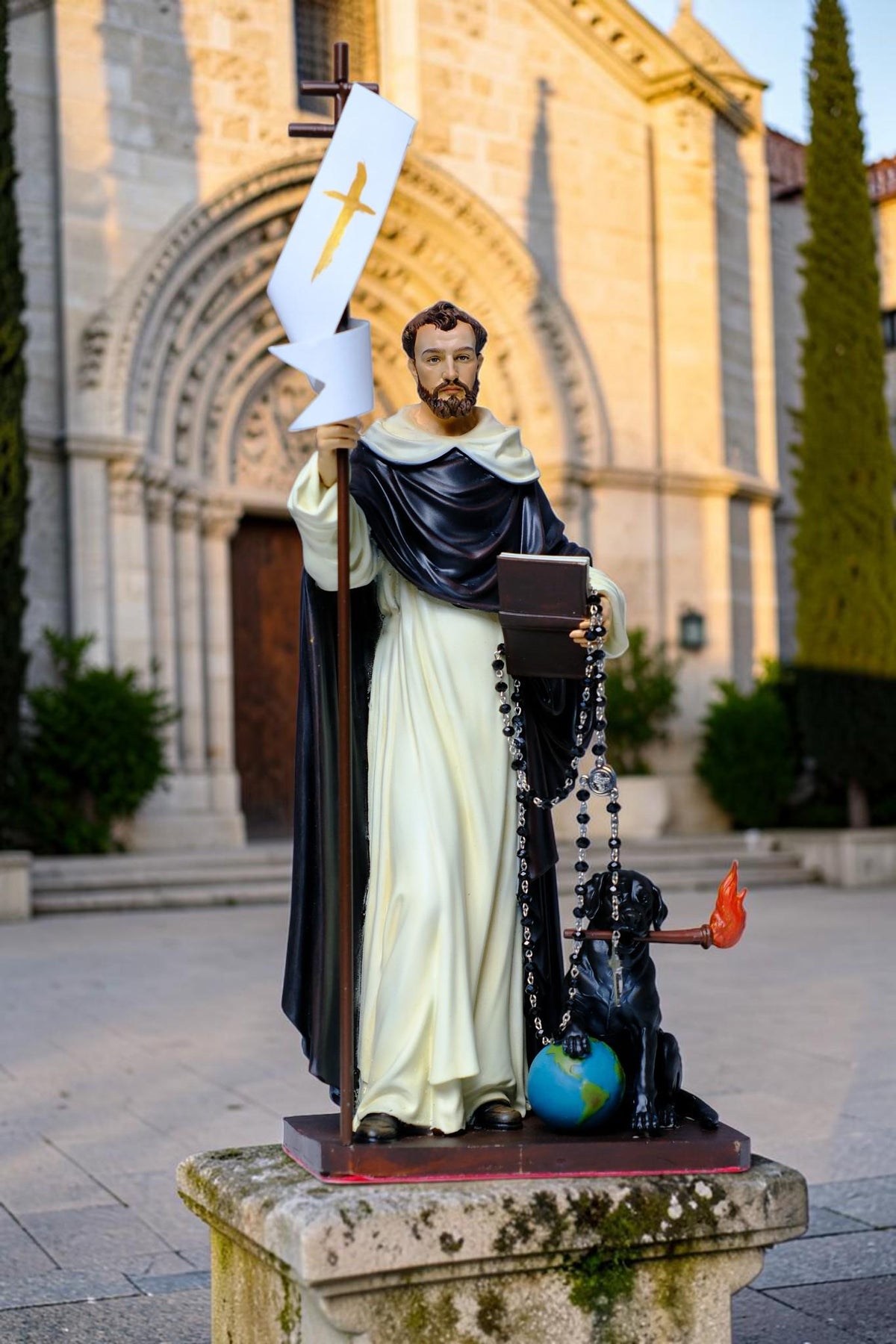 Hand-Painted Saint Dominic Statue, 30cm Catholic Figurine with Rosary, Dog, Book (Home Altar Decor)