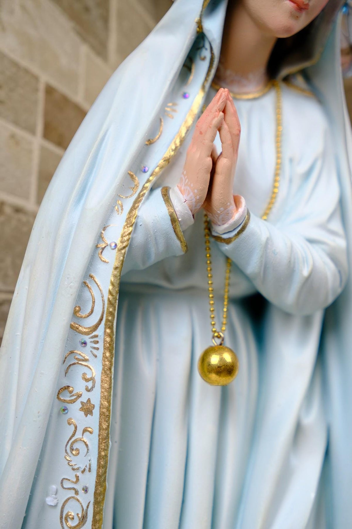 Hand-Painted Our Lady of Peace Statue 40cm Marian Figurine with Doves, Gold Accents, Home Altar Decor __etsy:8582738358