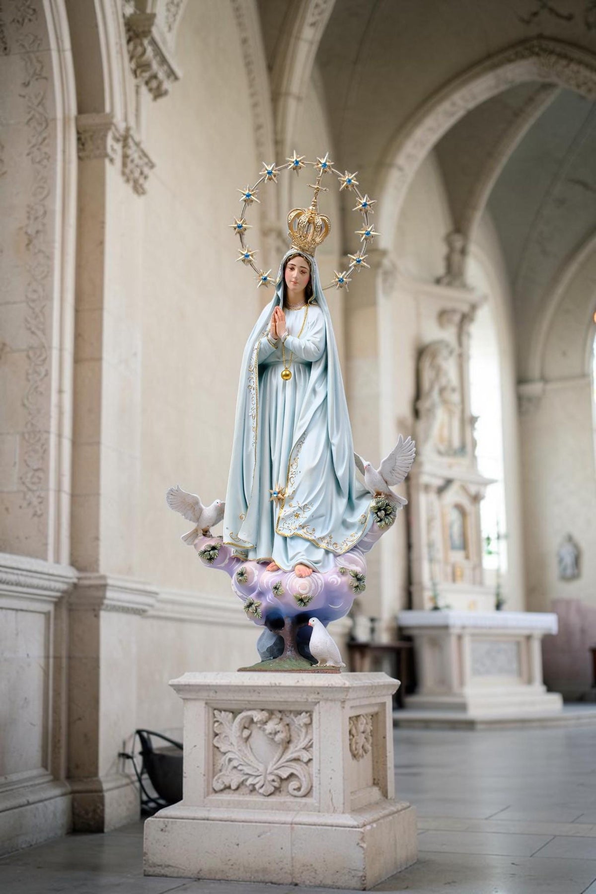 Hand-Painted Our Lady of Peace Statue 40cm Marian Figurine with Doves, Gold Accents, Home Altar Decor __etsy:8582740066