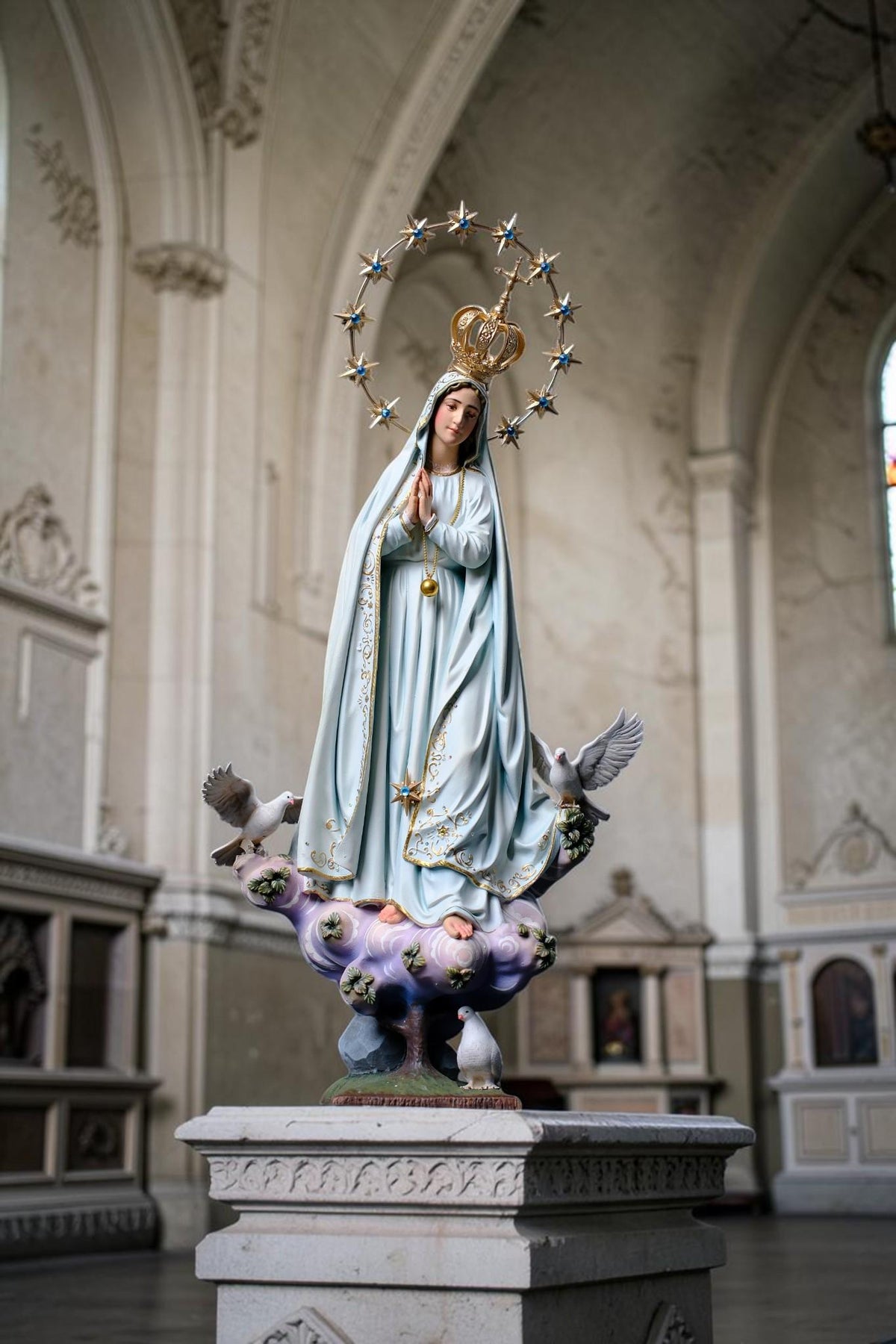 Hand-Painted Our Lady of Peace Statue 40cm Marian Figurine with Doves, Gold Accents, Home Altar Decor __etsy:8582741284