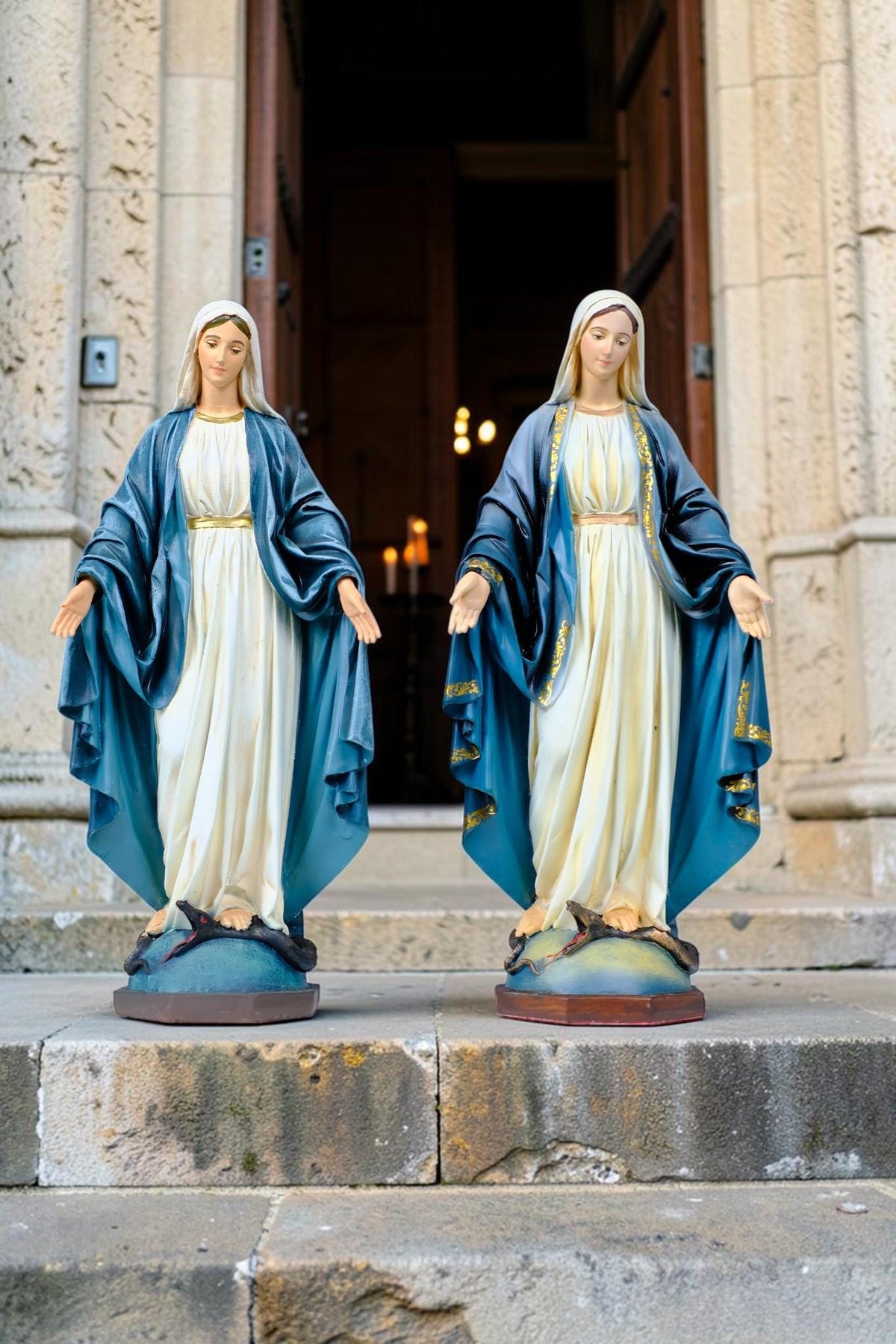 Hand-Painted Our Lady of Grace Statue, 25cm Marian Figurine, Catholic Home Altar Decor