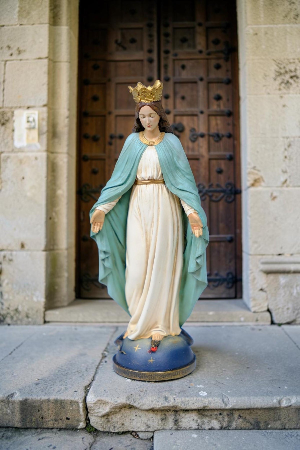 Our Lady of Grace Statue 13cm, Small Virgin Mary Catholic Statue, Hand Painted Mary Figurine, Catholic Gift, Prayer Room Home Altar Decor